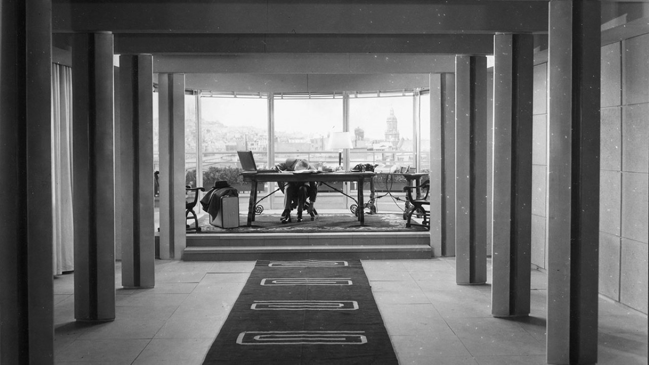 Elevator to the Gallows Background