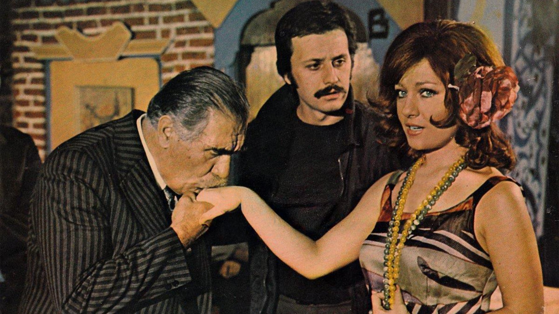 Çam Sakızı Background