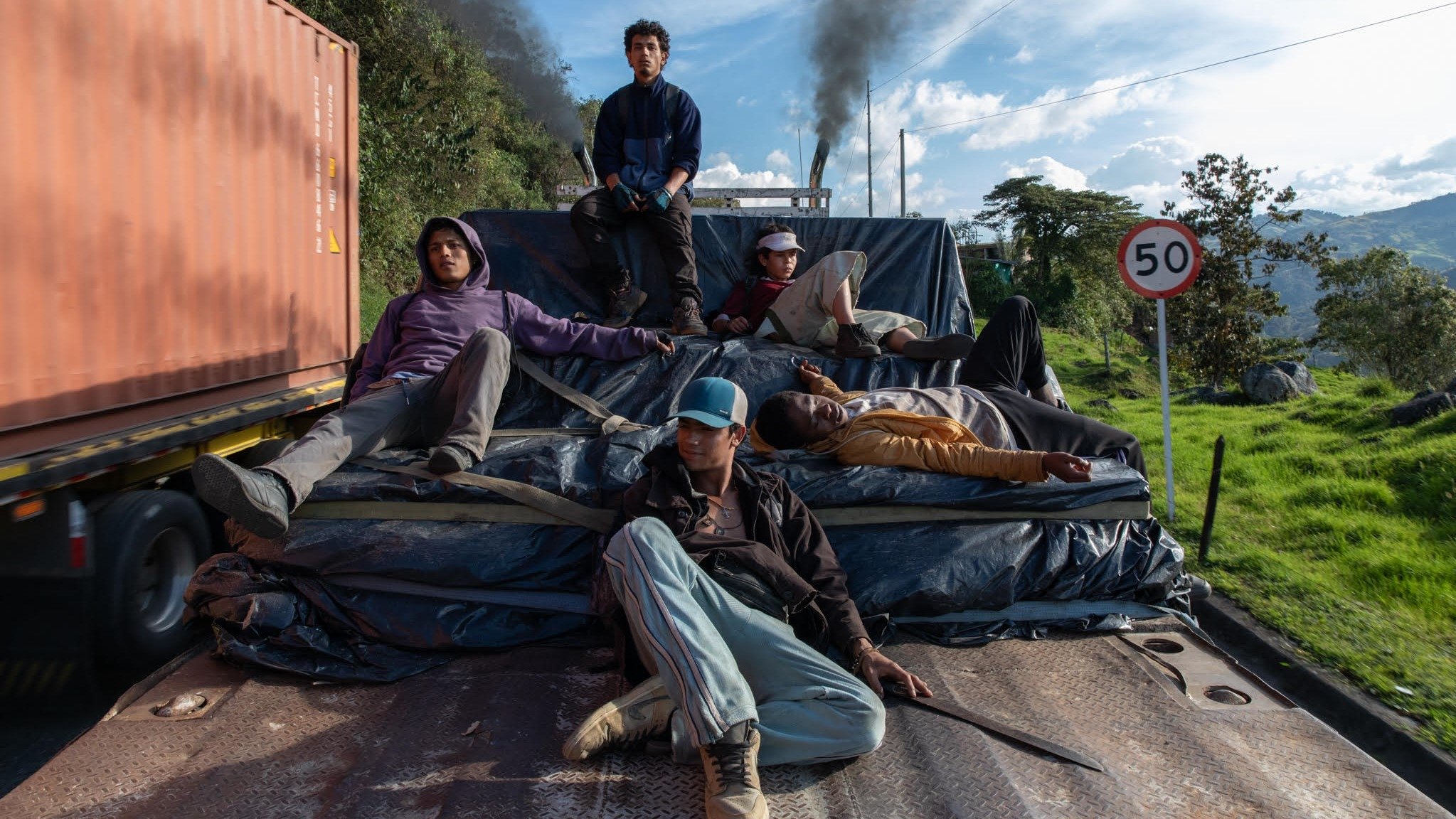 Los reyes del mundo Background