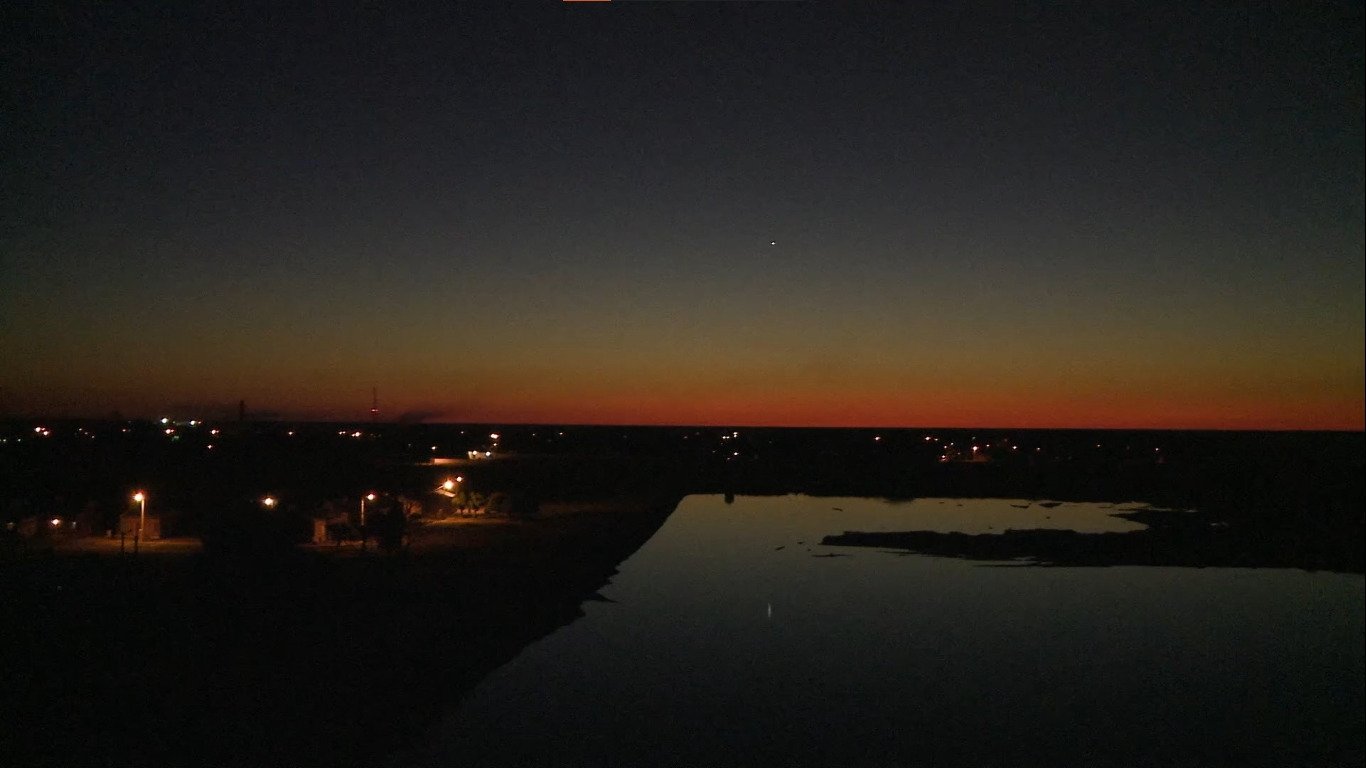 El color que cayó del cielo Background