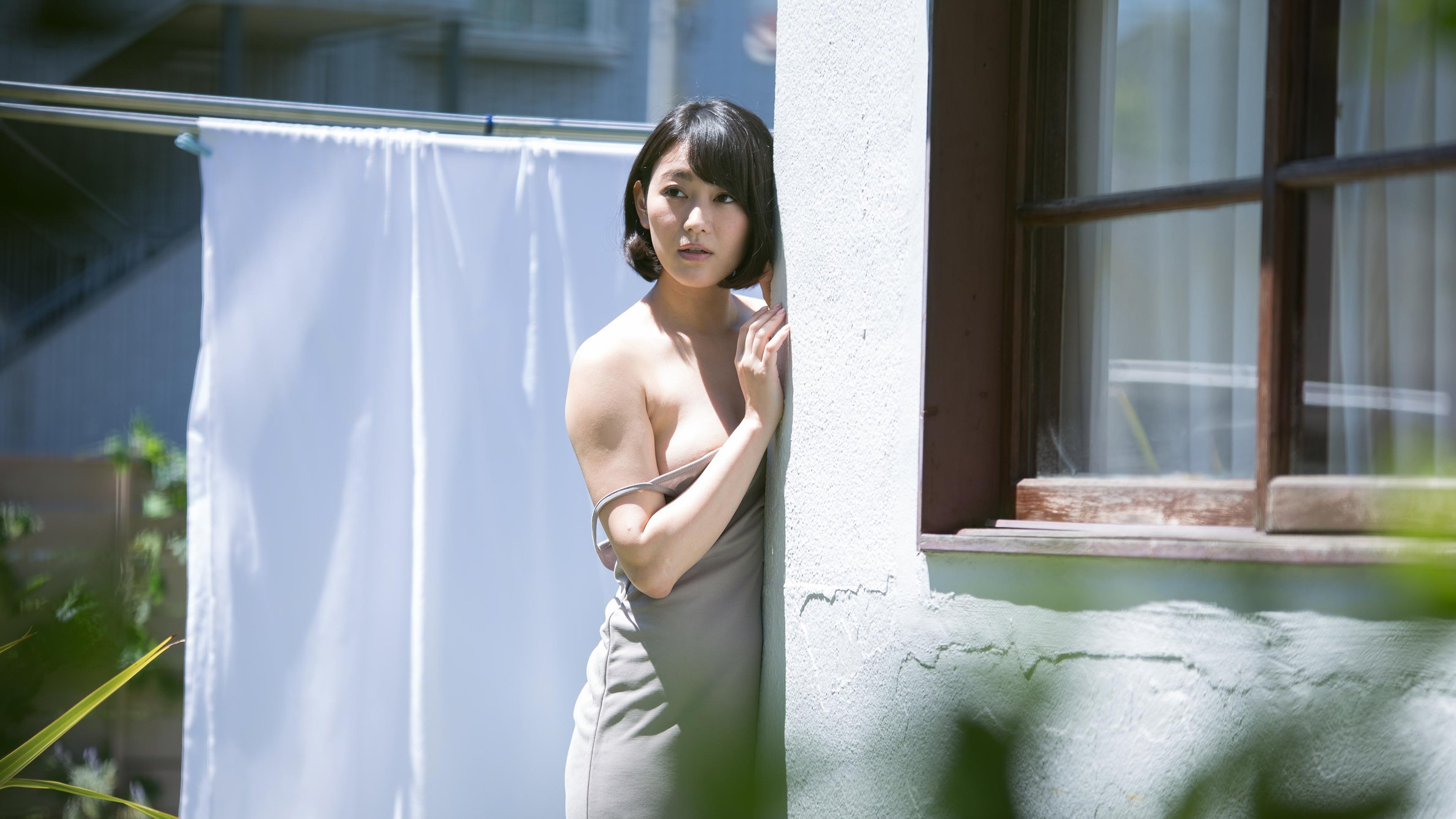 Aroused by Gymnopedies Background