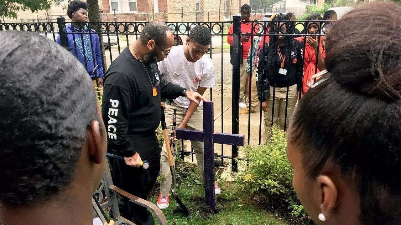 Never Again - Amerikas Jugend gegen den Waffenwahn Background