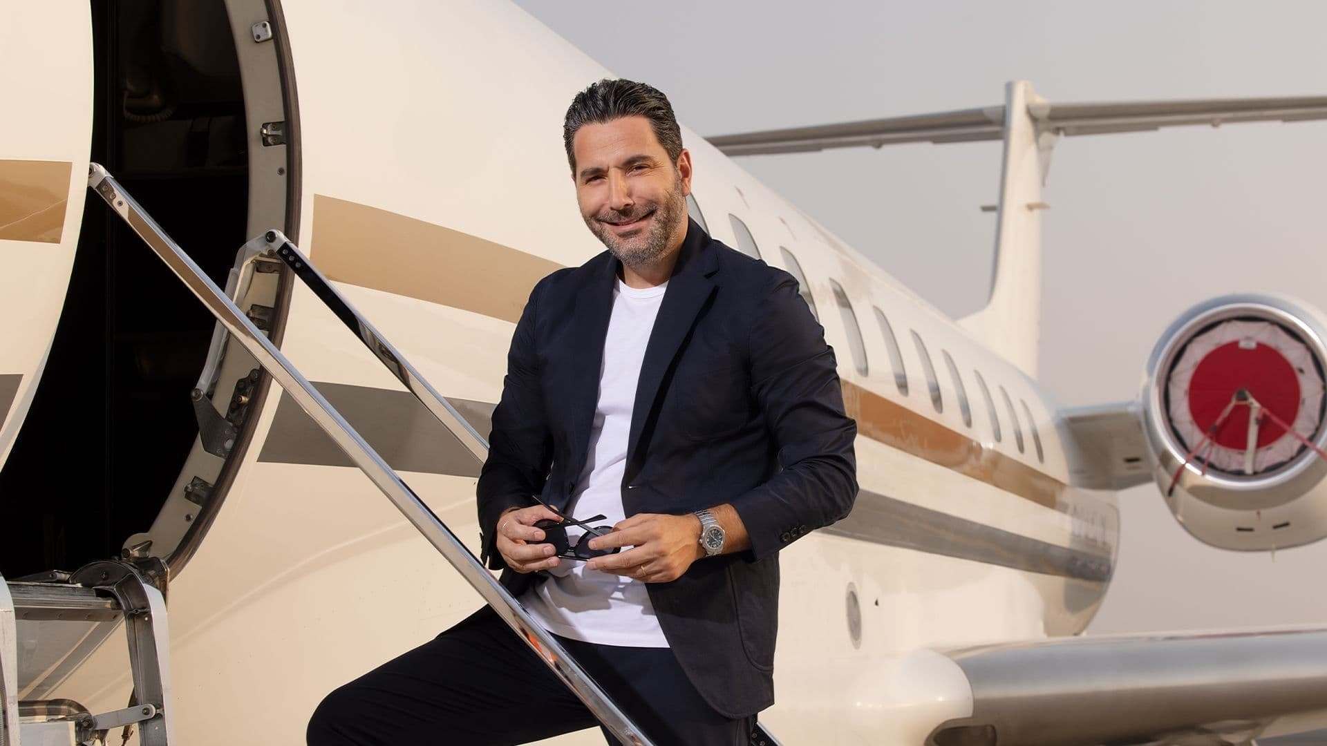 غنيلي بالجو Background