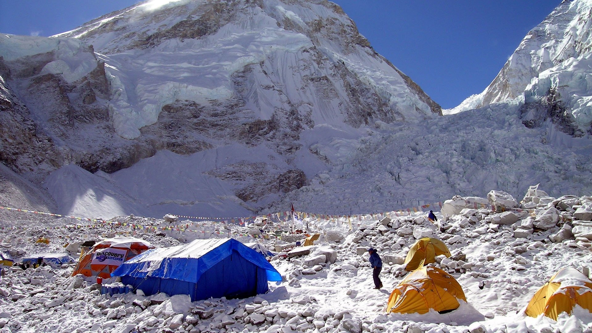 Ultimate Survival: Everest Background