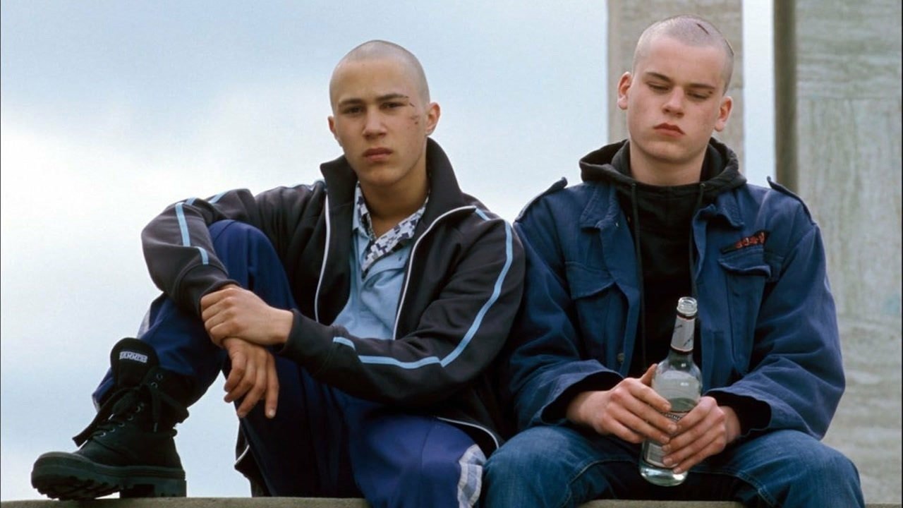 Combat 16 Background