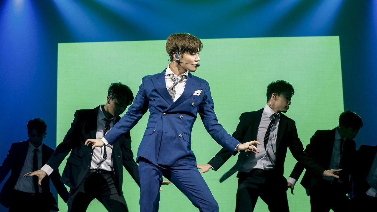 TAEMIN 1st SOLO CONCERT “OFF-SICK〈on track〉” Background