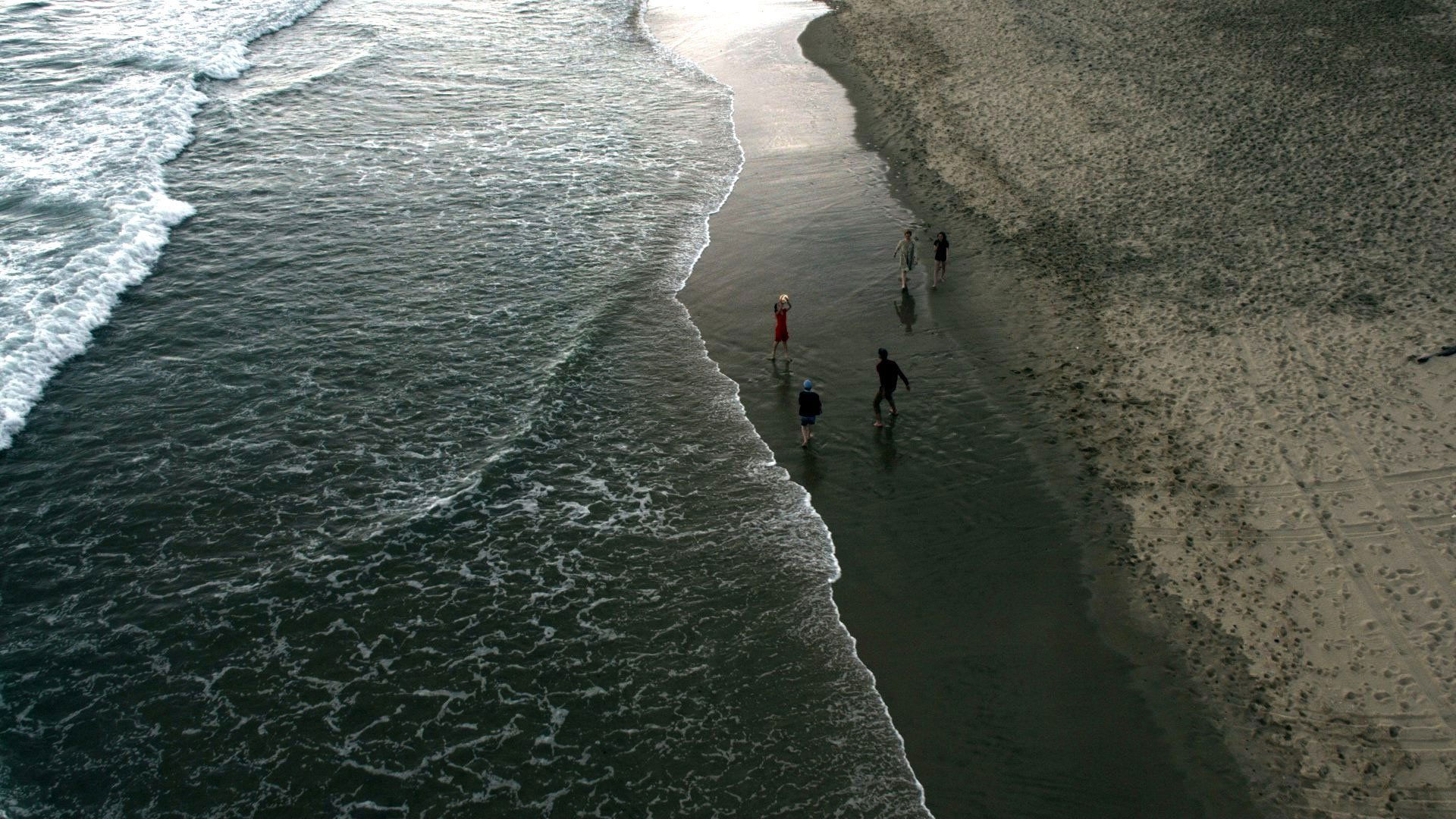 Entre deux mères Background