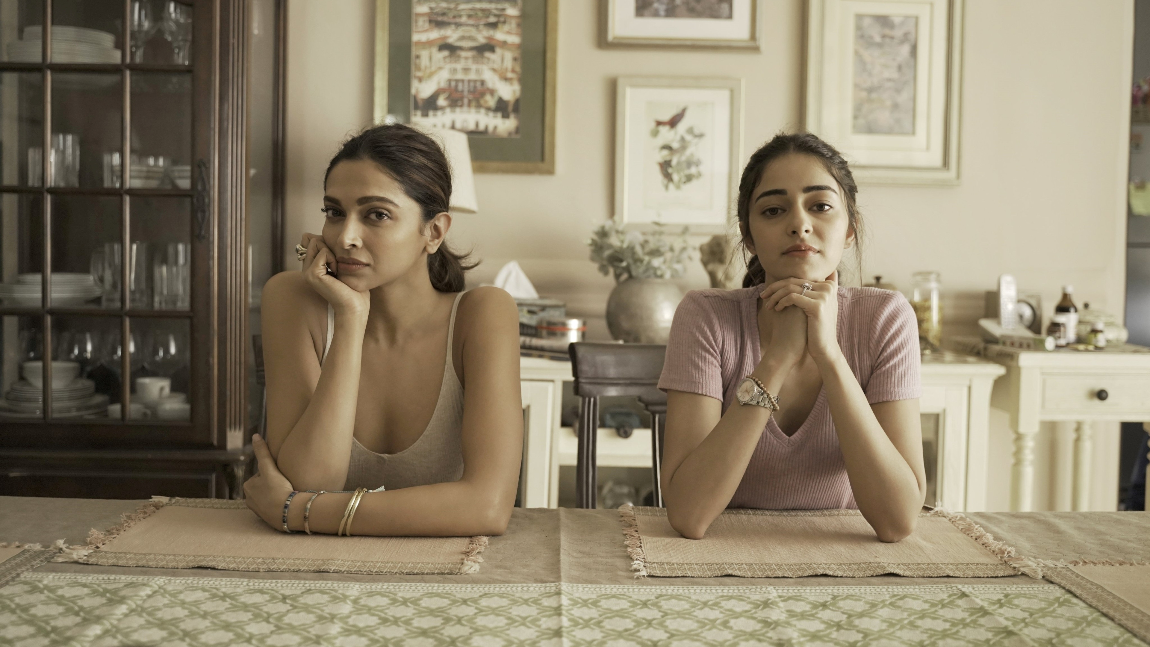 Gehraiyaan Background