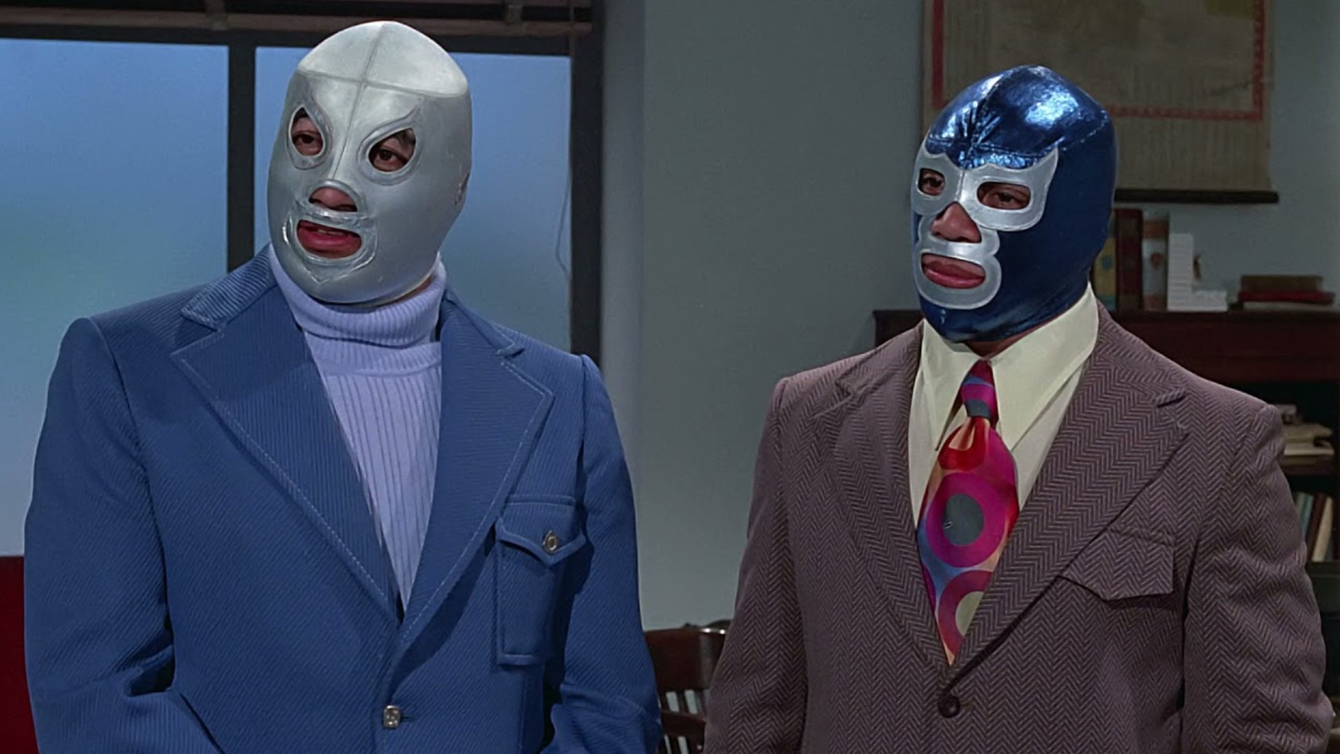 Santo y Blue Demon contra el doctor Frankenstein Background