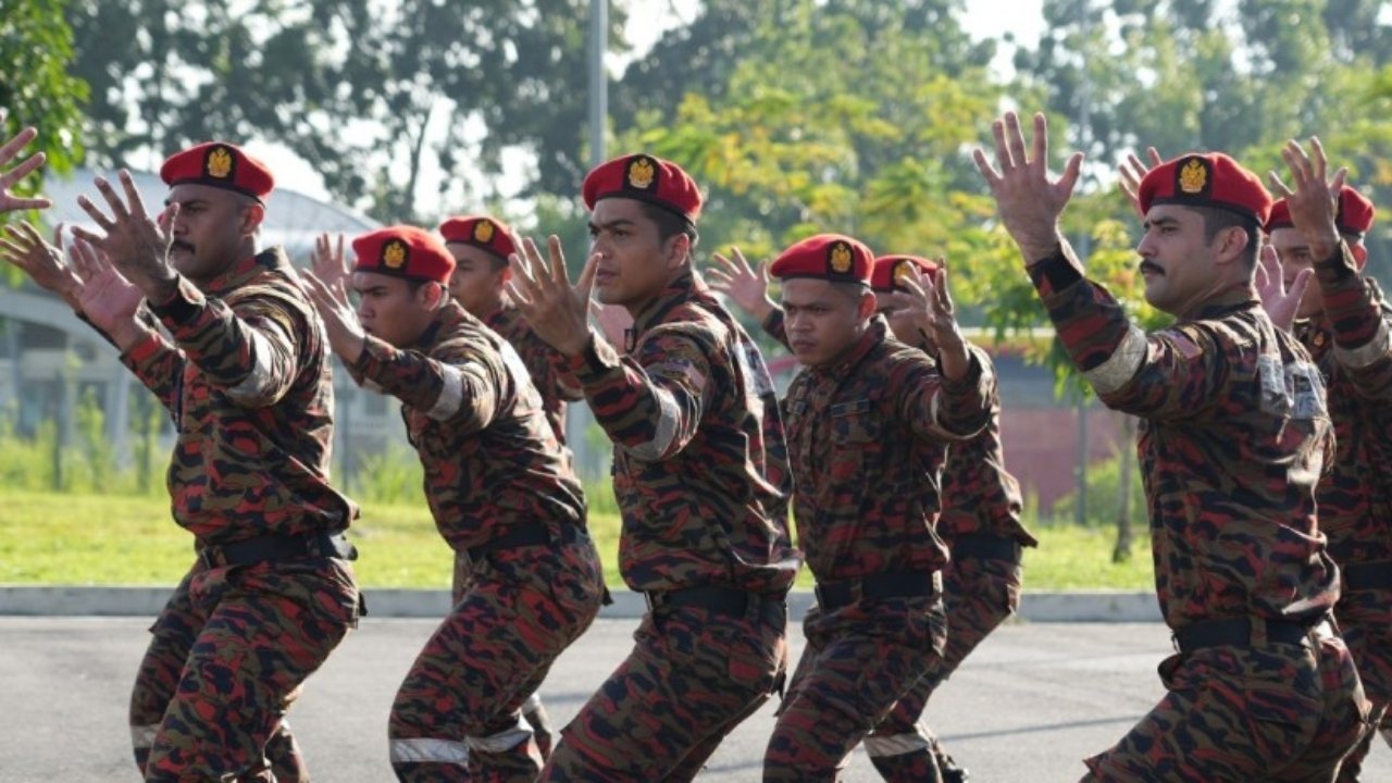 Legasi: Bomba the Movie Background