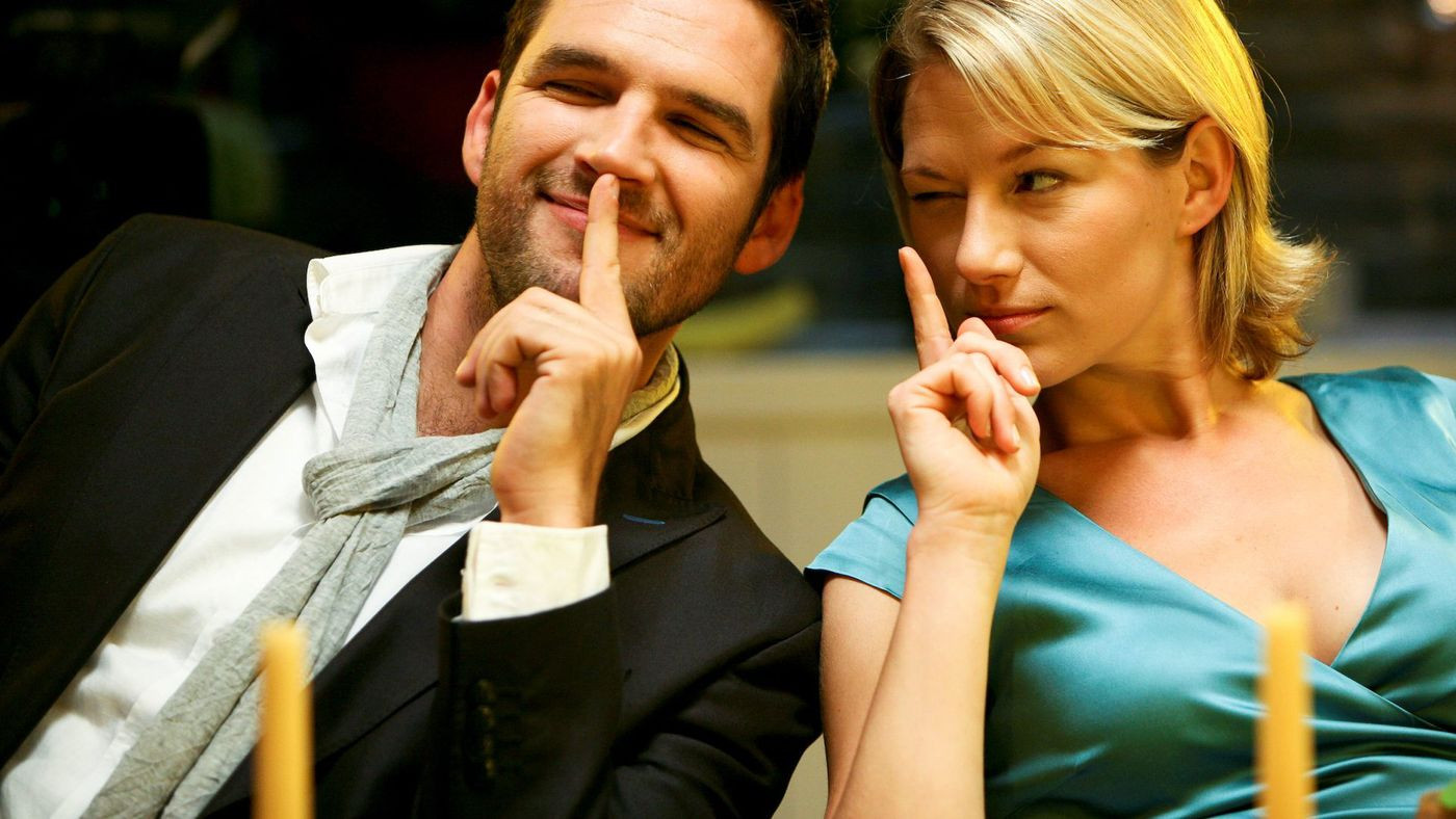 LouisLouise Background