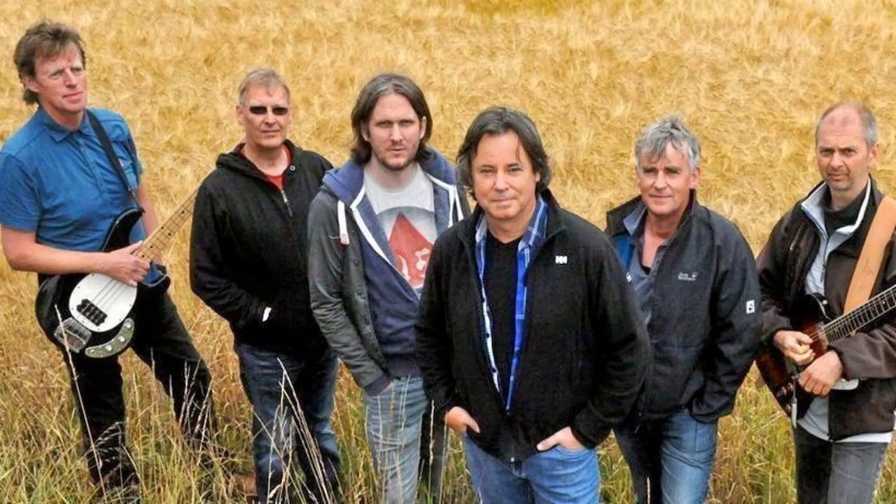 Runrig - Party on the Moor Background