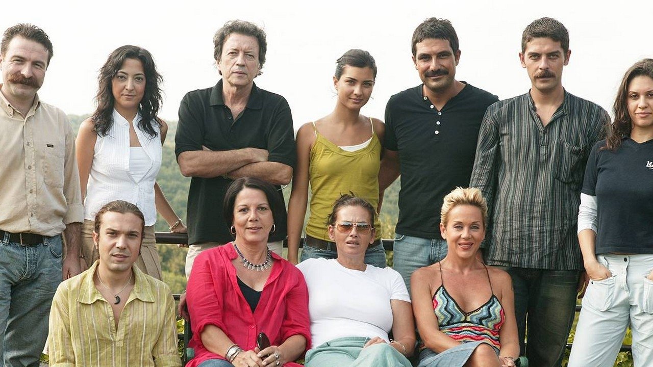 Ihlamurlar Altinda Background