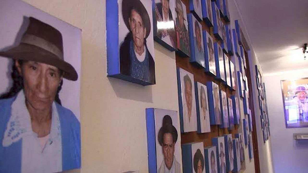 Entre Memorias Background