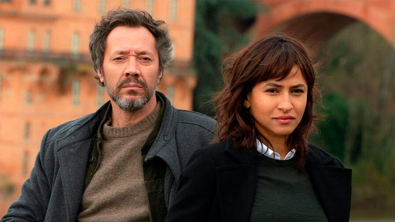 Meurtres à Albi Background