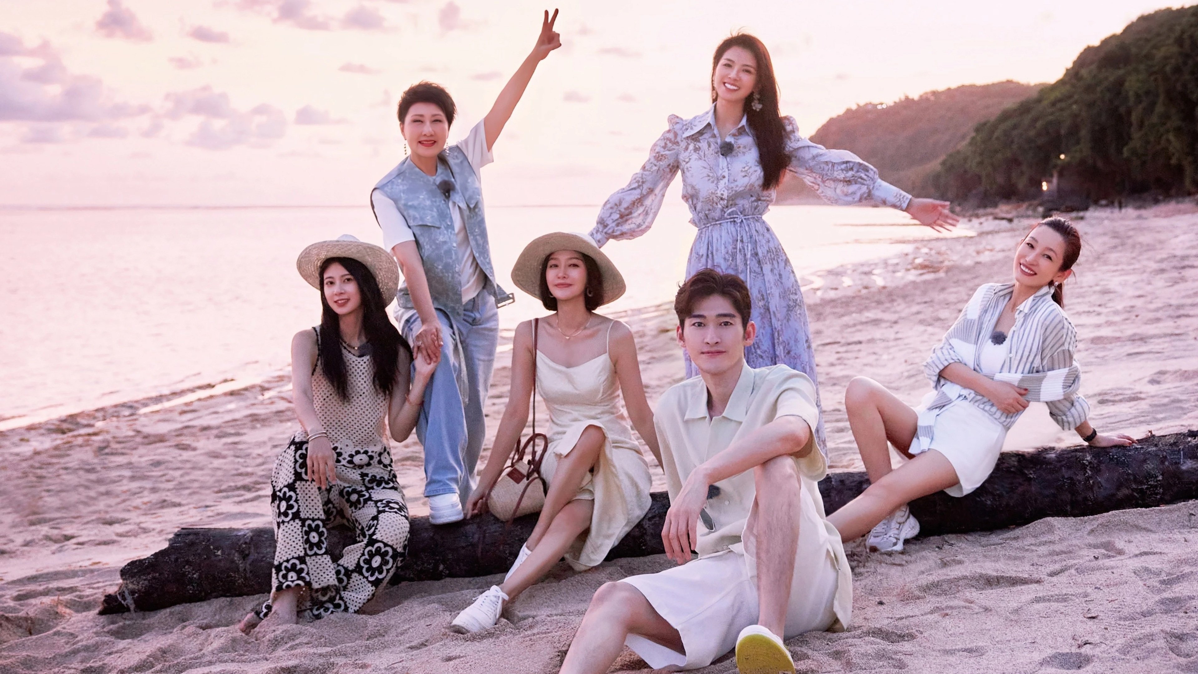 Divas Hit The Road · Good Friends Background