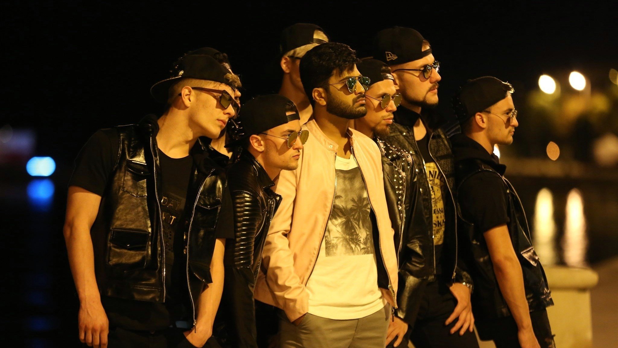 Mahanubhavudu Background