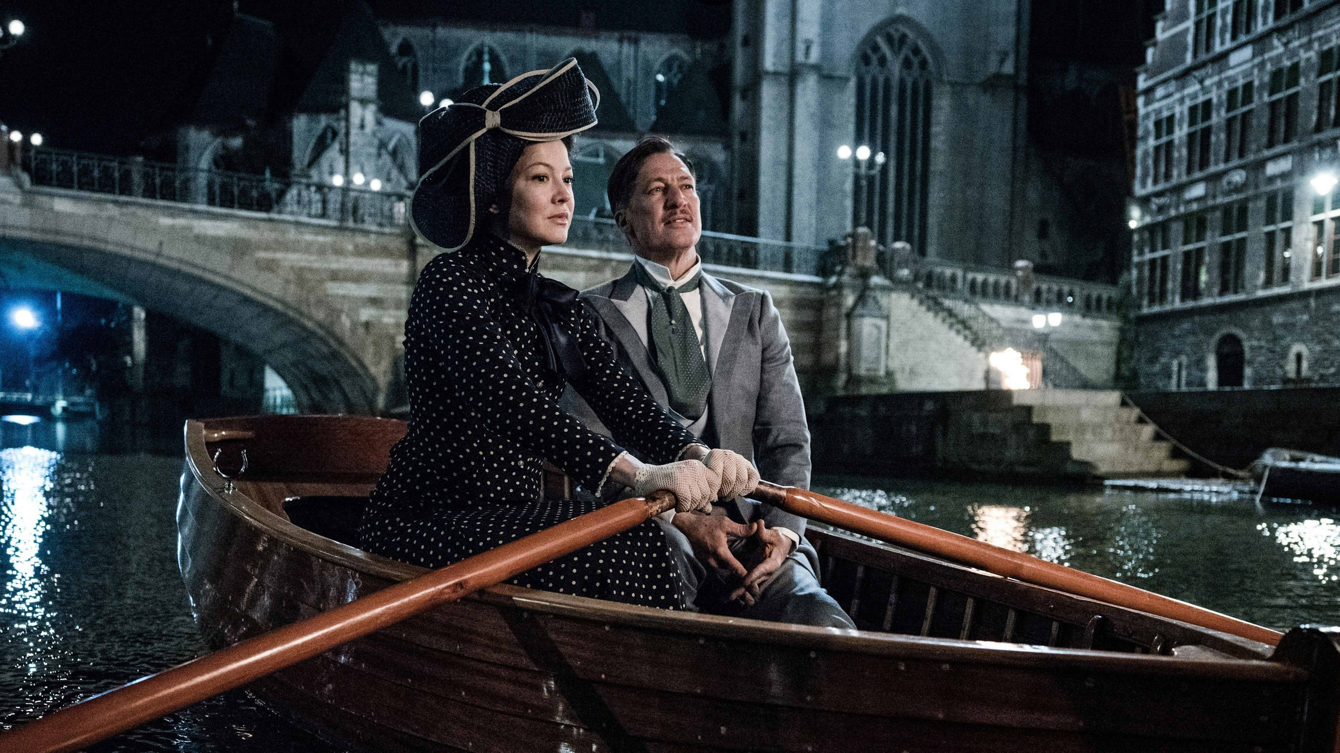 Mack the Knife - Brecht's Threepenny Film Background