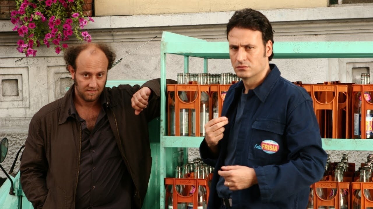 Mi fido di te Background