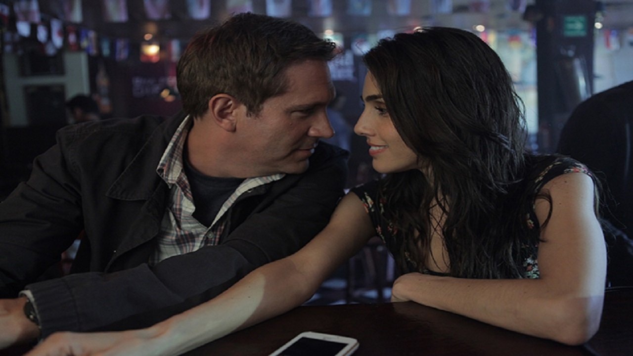 Busco novio para mi mujer Background