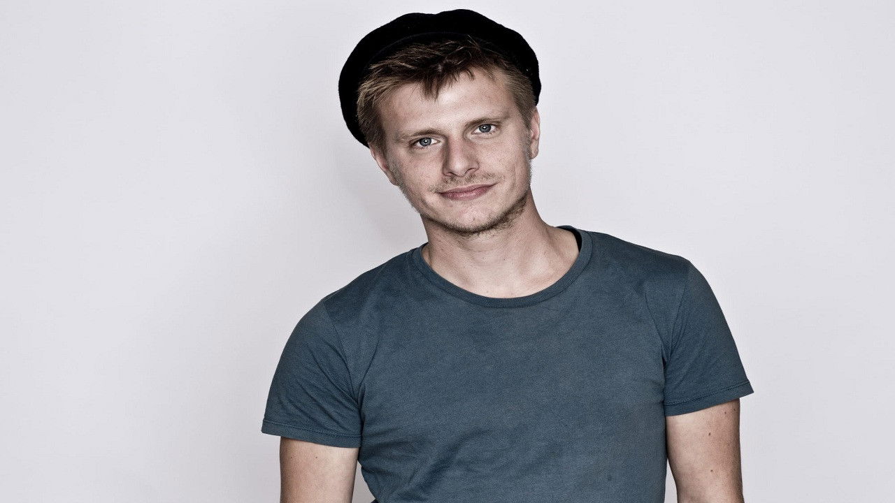 Moritz Neumeier: Kein scheiß Regenbogen Background