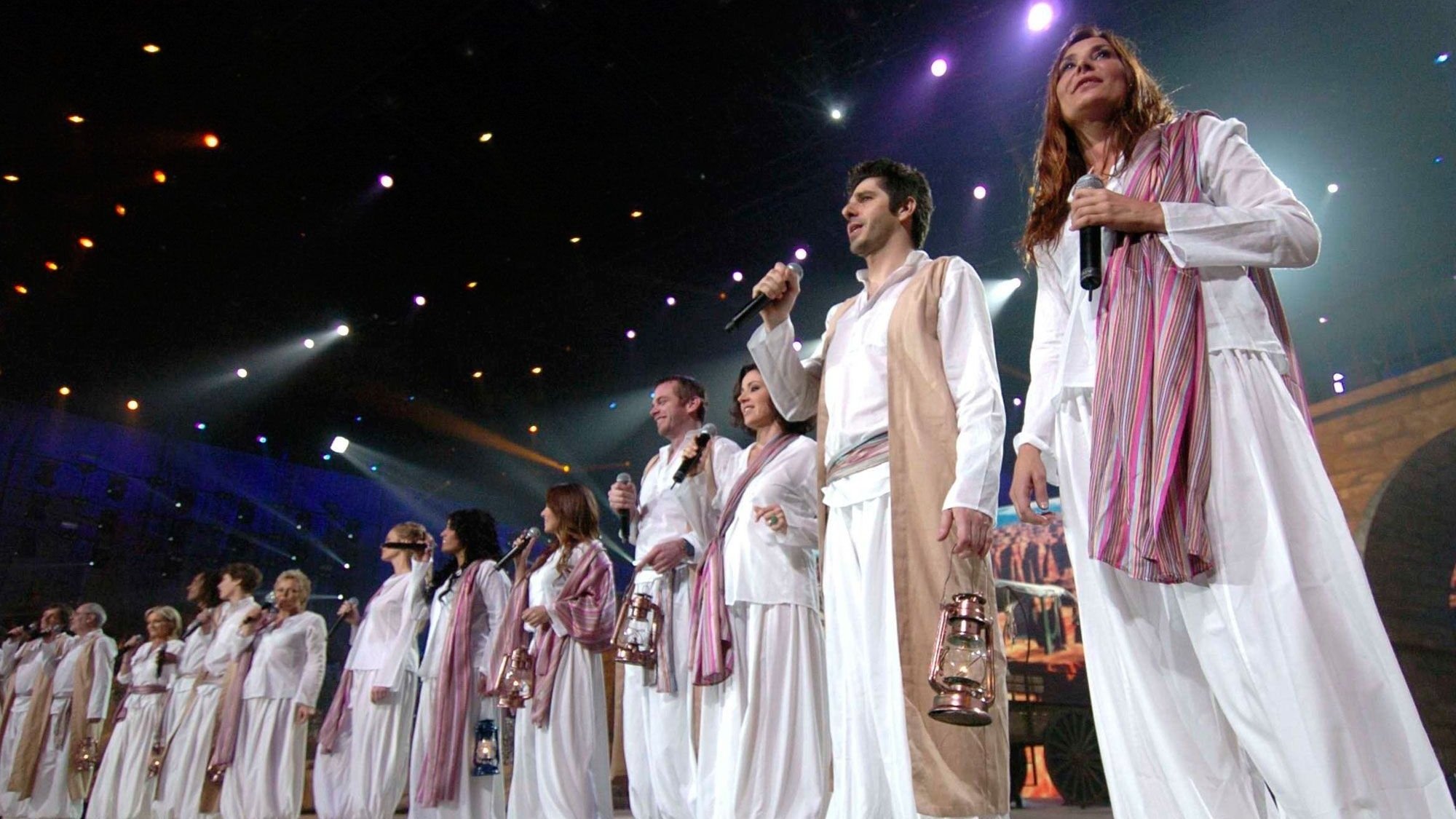 Les Enfoirés 2014 - Bon anniversaire Les Enfoirés Background