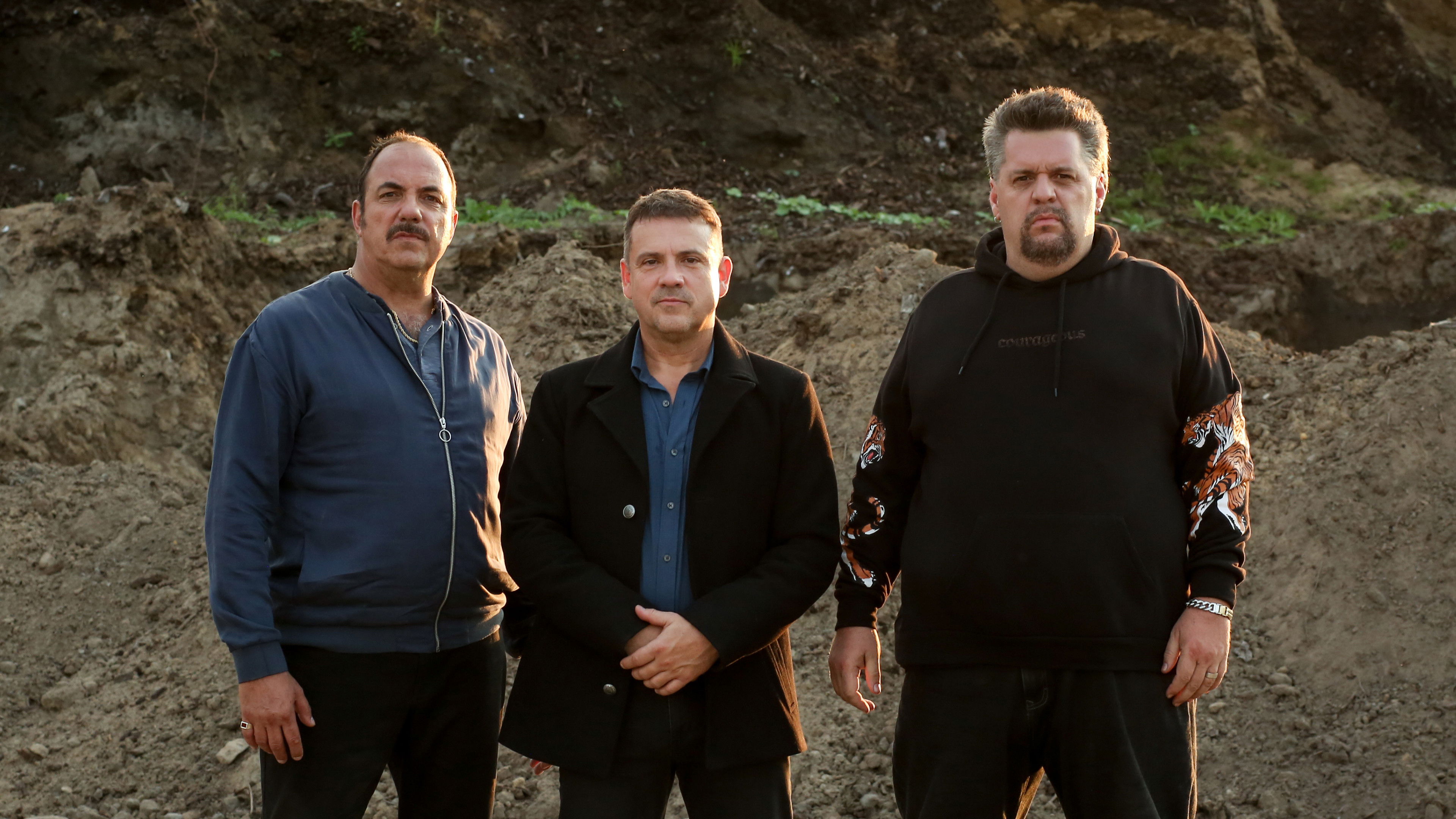 Appelle-moi si tu meurs Background