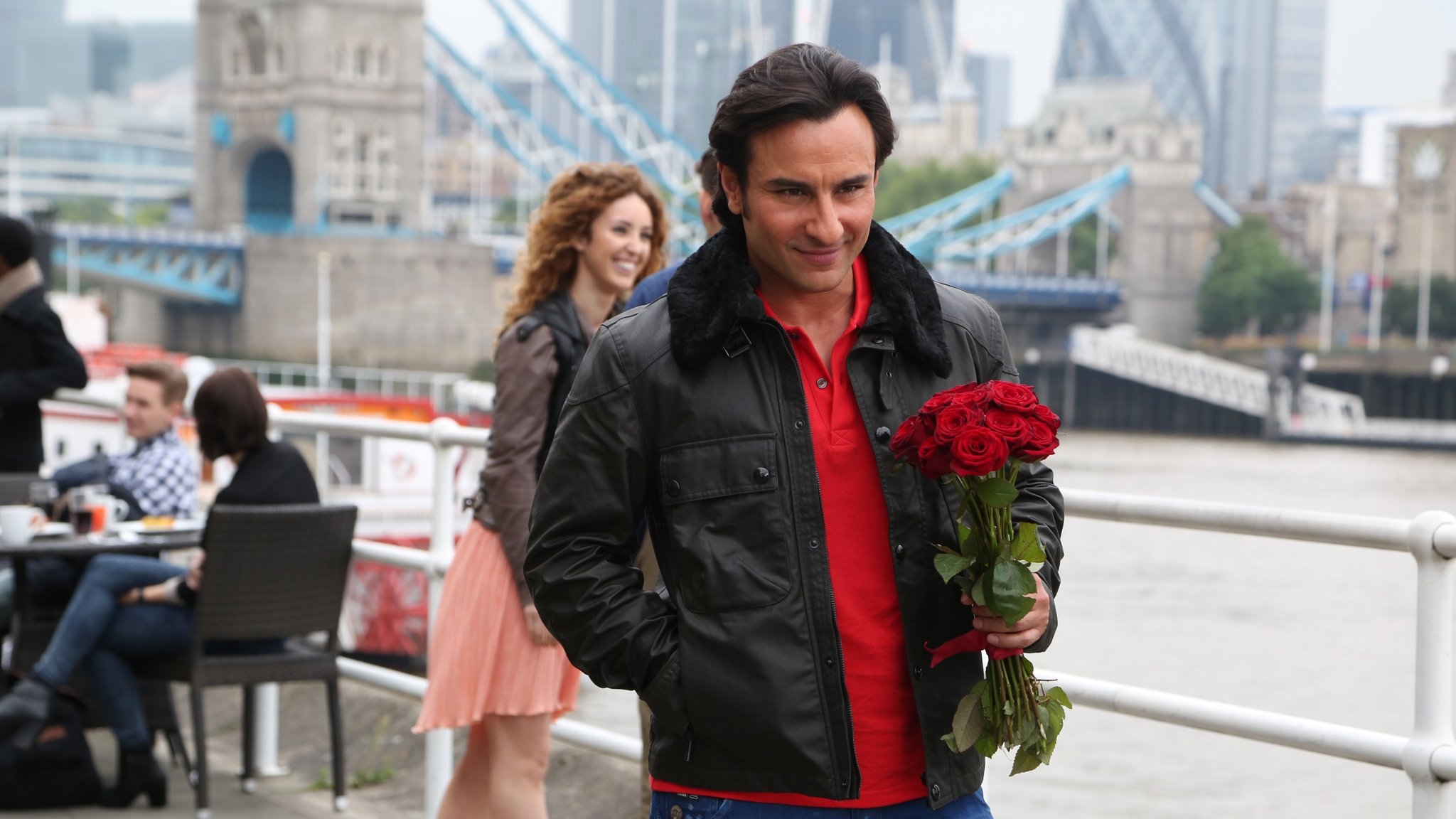 Humshakals Background