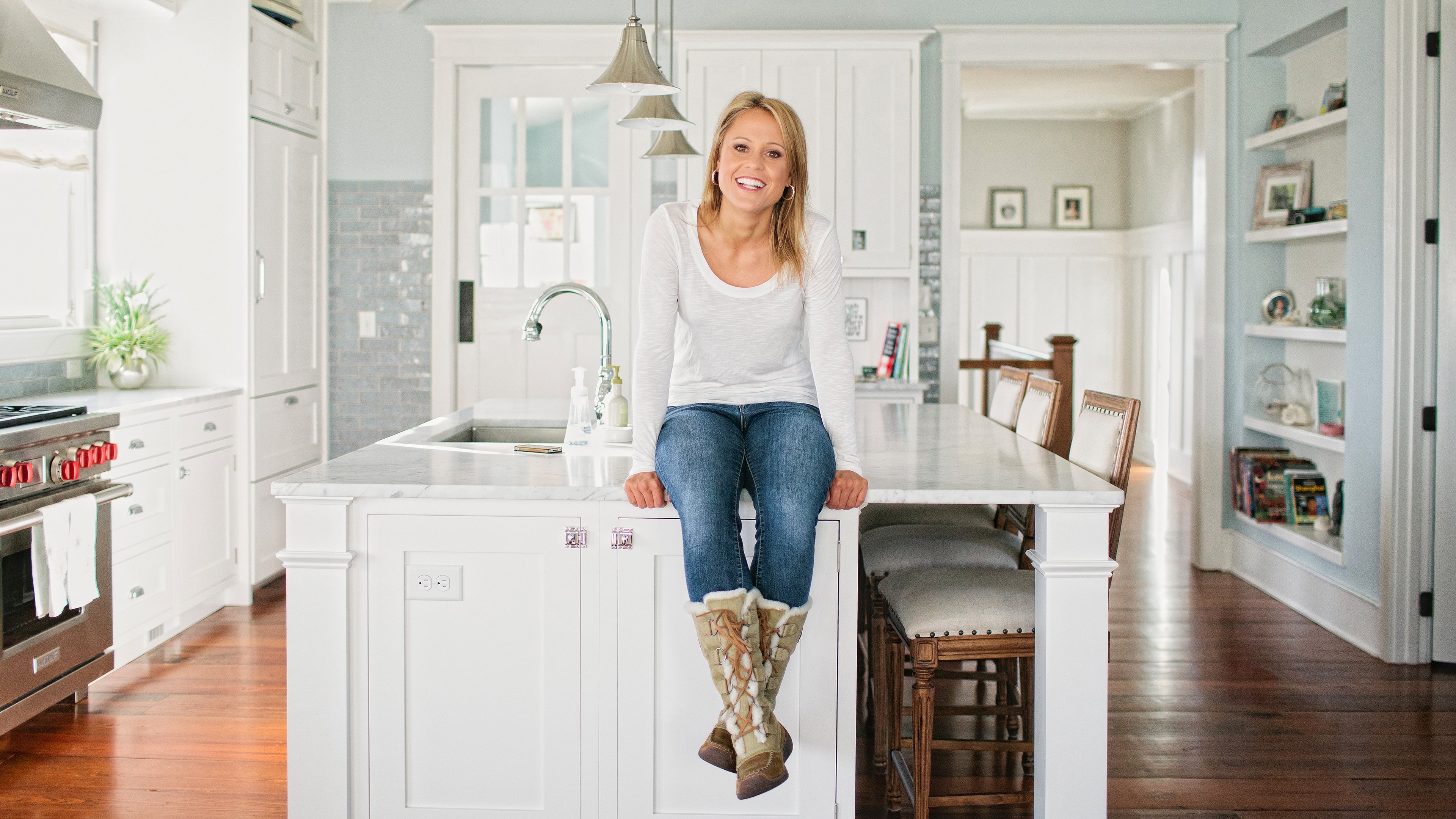 Big Beach Builds Background