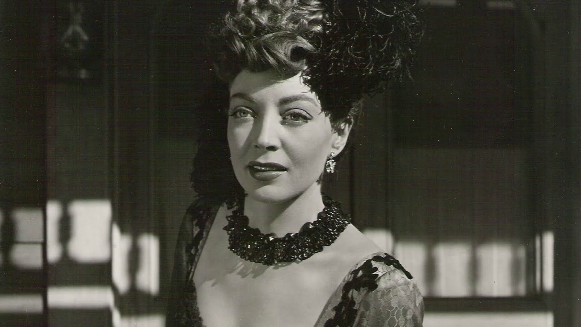 Outlaw Women Background