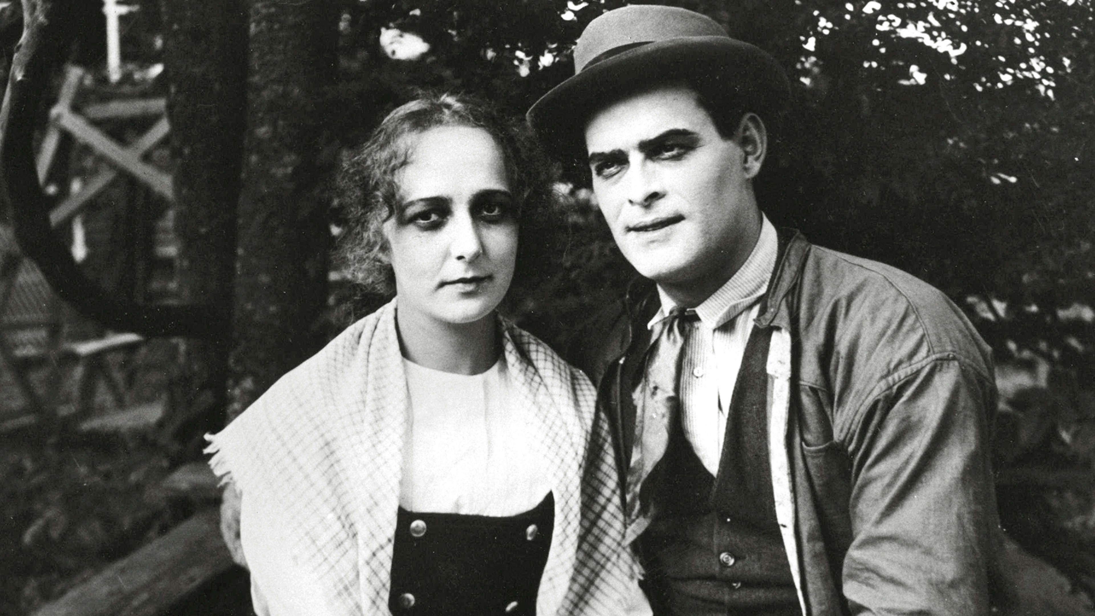 Koskenlaskijan morsian Background