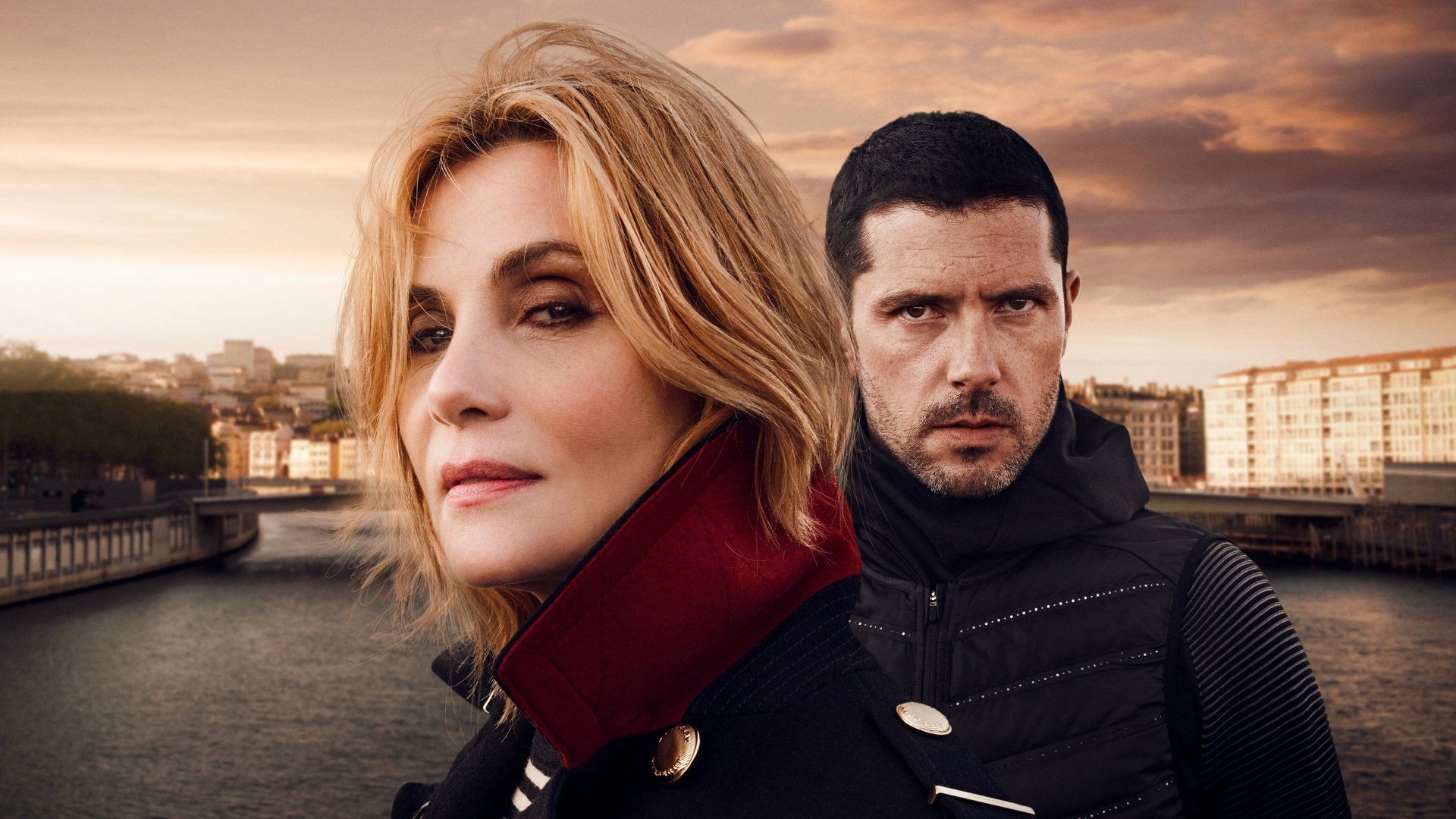 Insoupçonnable Background