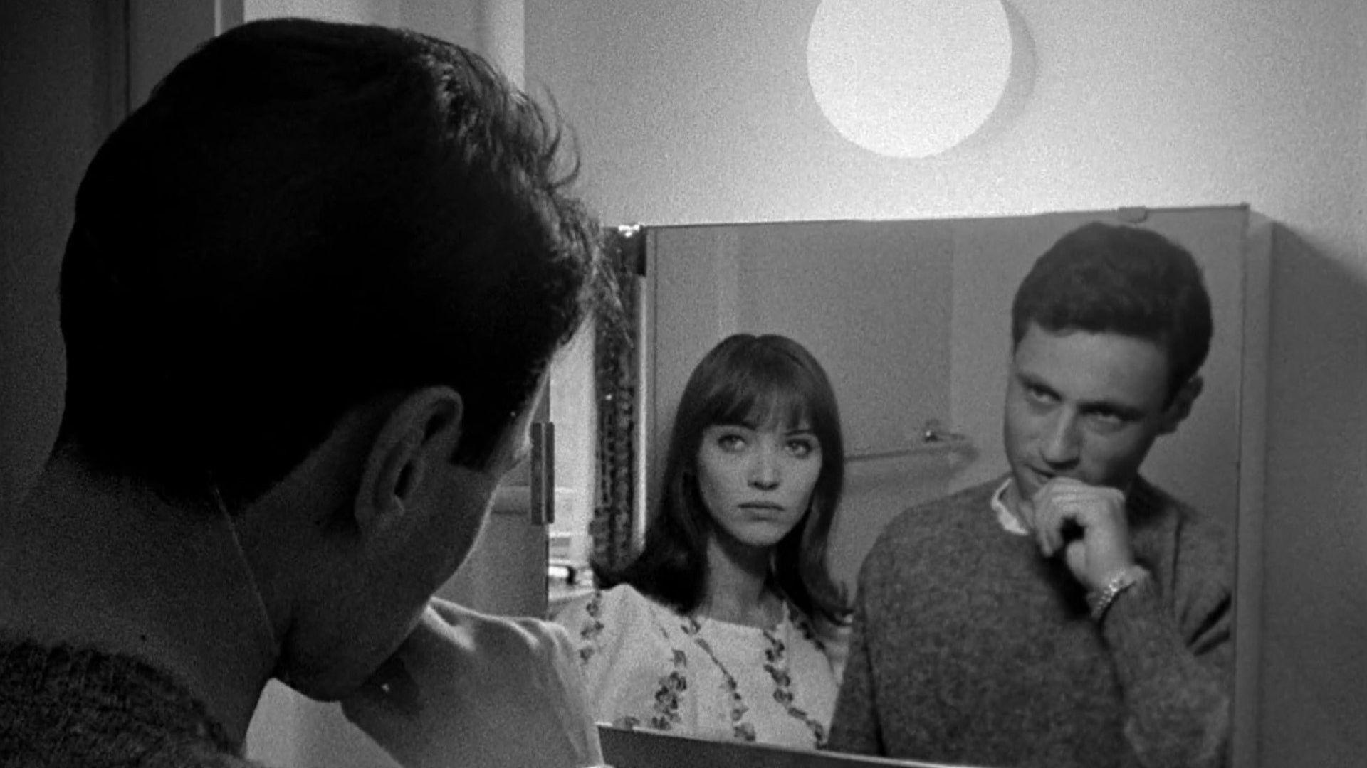 Le petit soldat Background