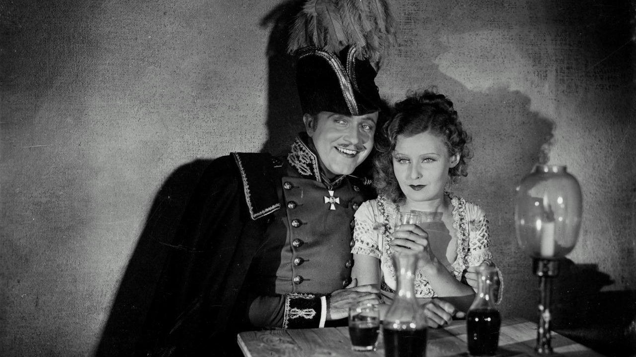 The Congress Dances Background