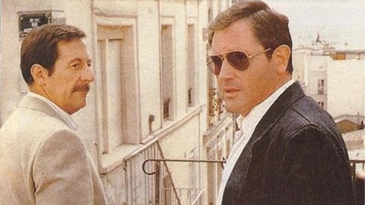 Un dimanche de flics Background