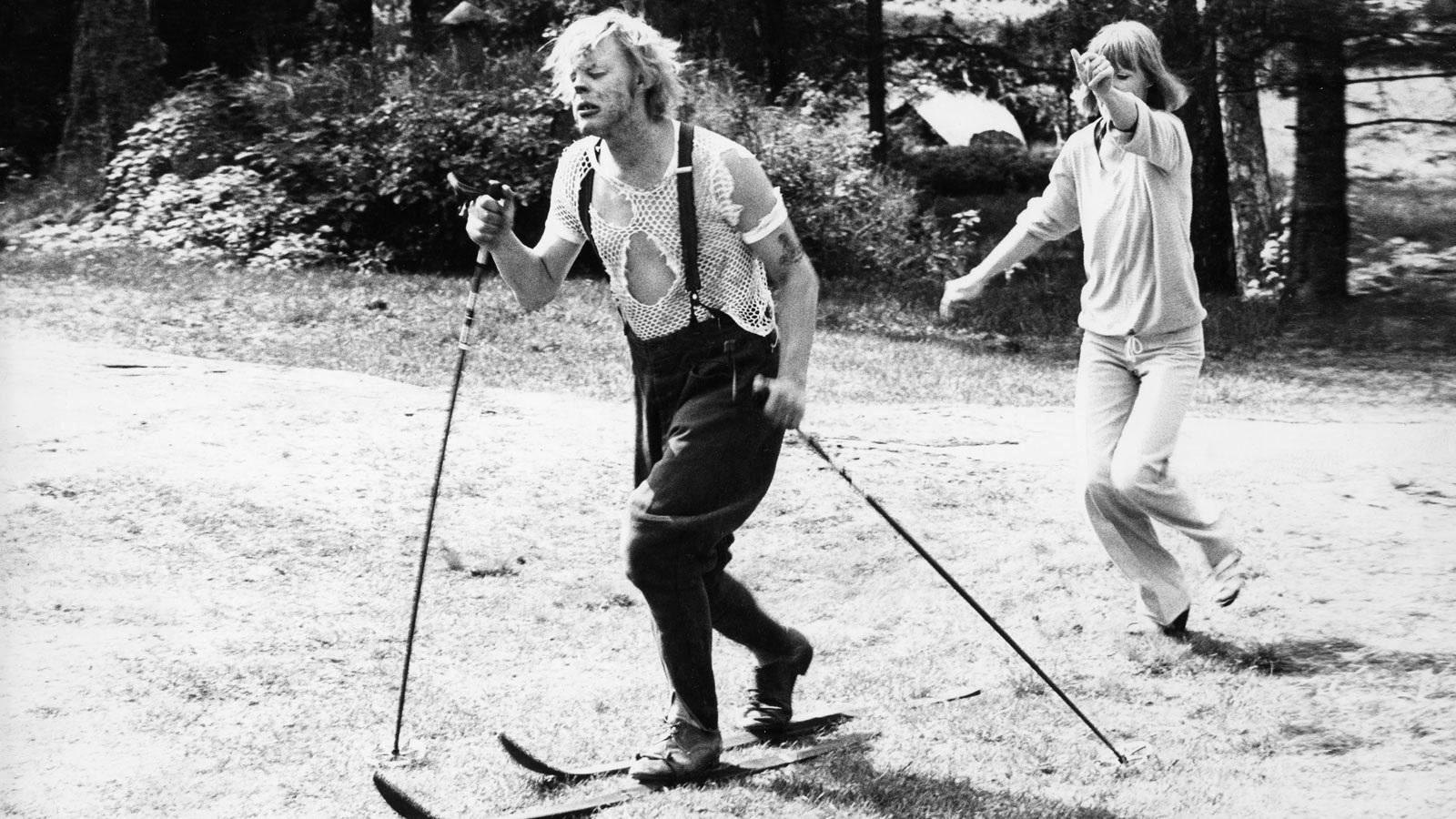 Rautakauppias Uuno Turhapuro, presidentin vävy Background