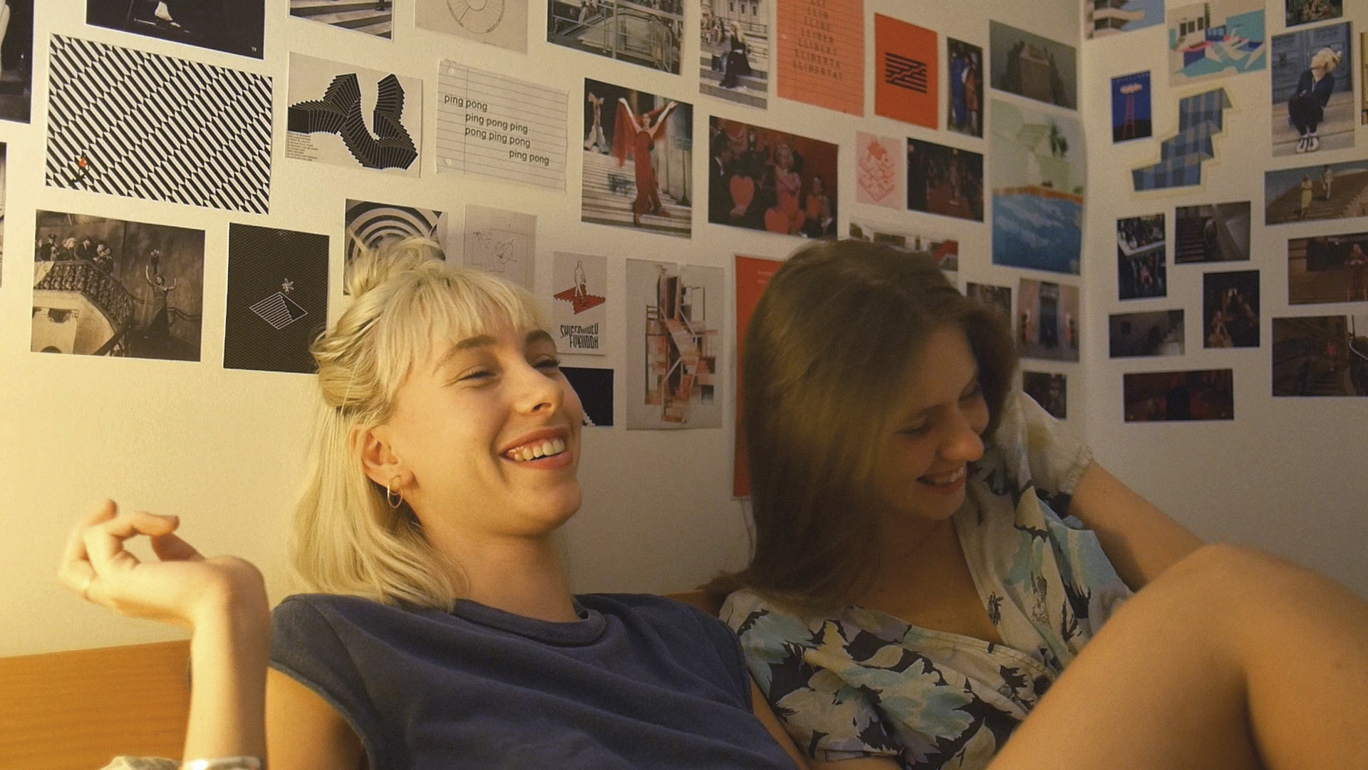 Violeta no coge el ascensor Background