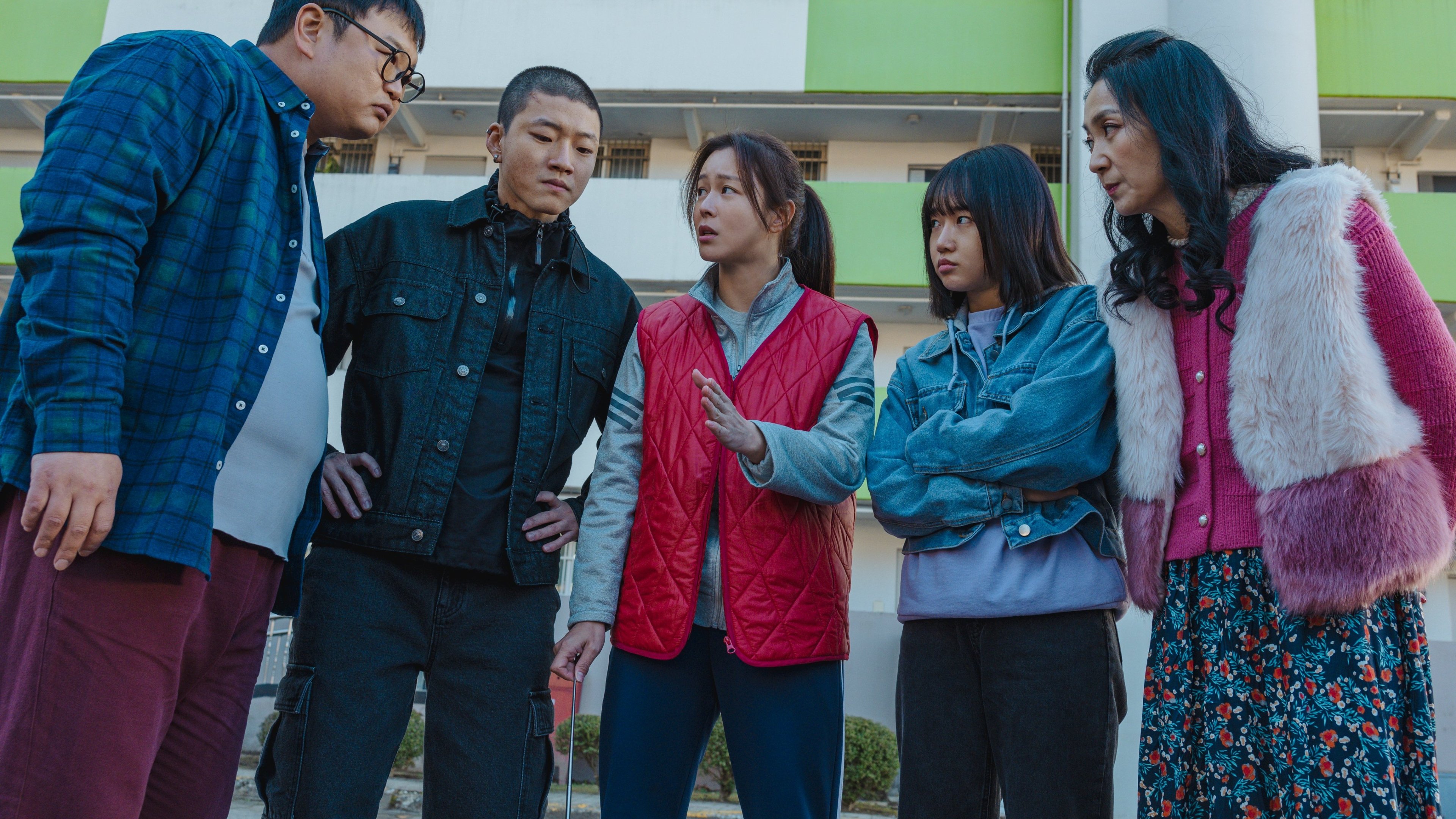 The Noisy Mansion Background