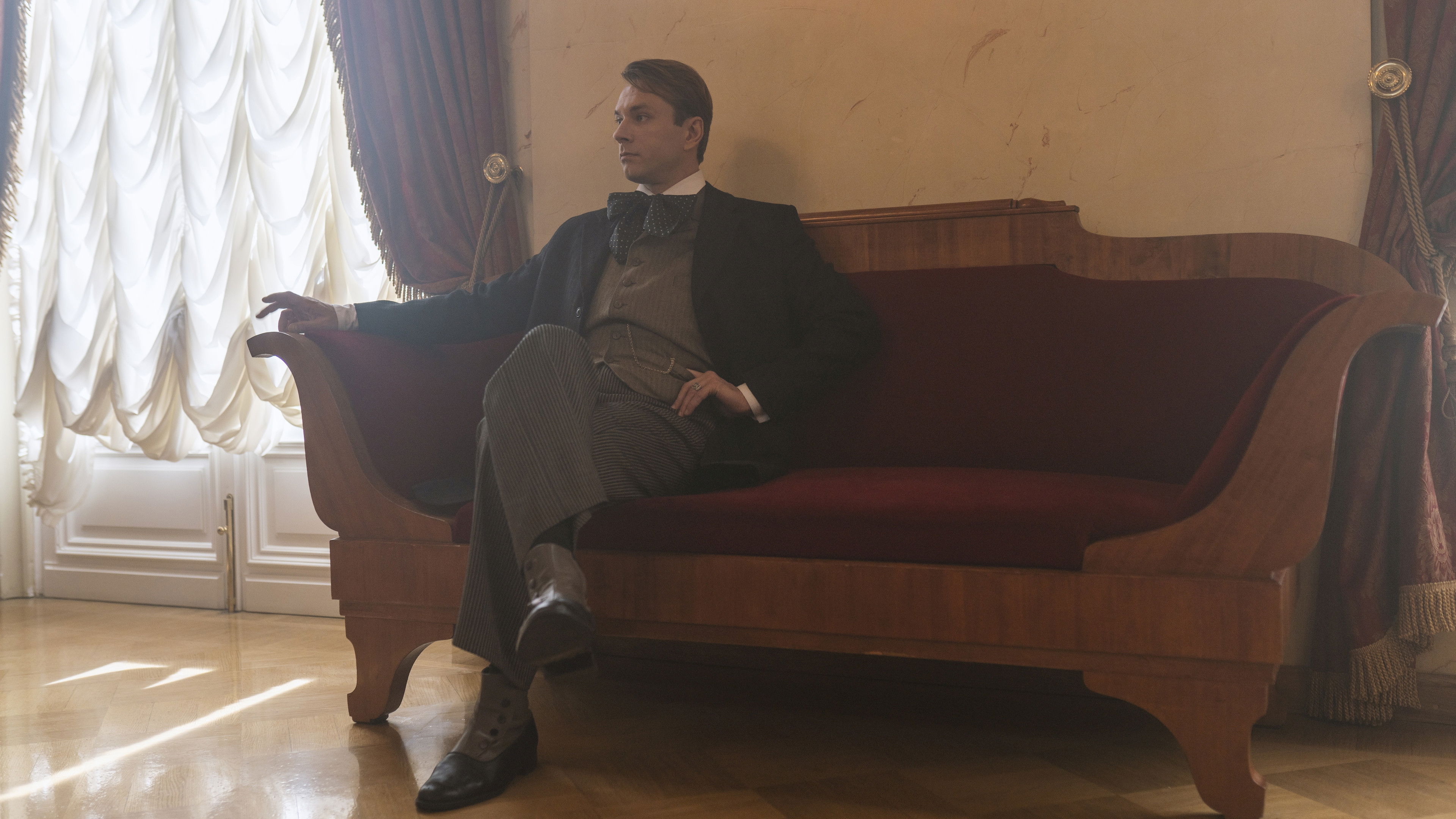 Chaliapin Background