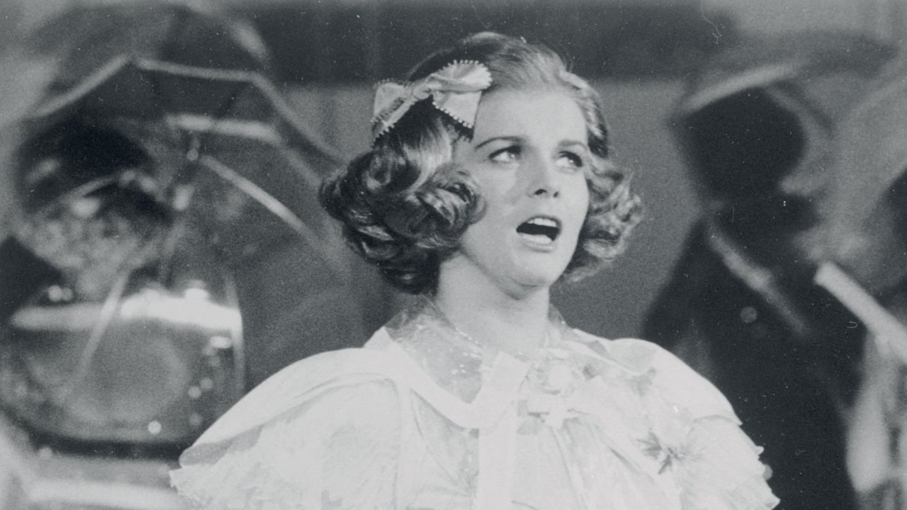 Dames at Sea Background