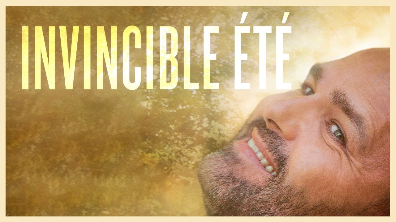 Invincible Été Background