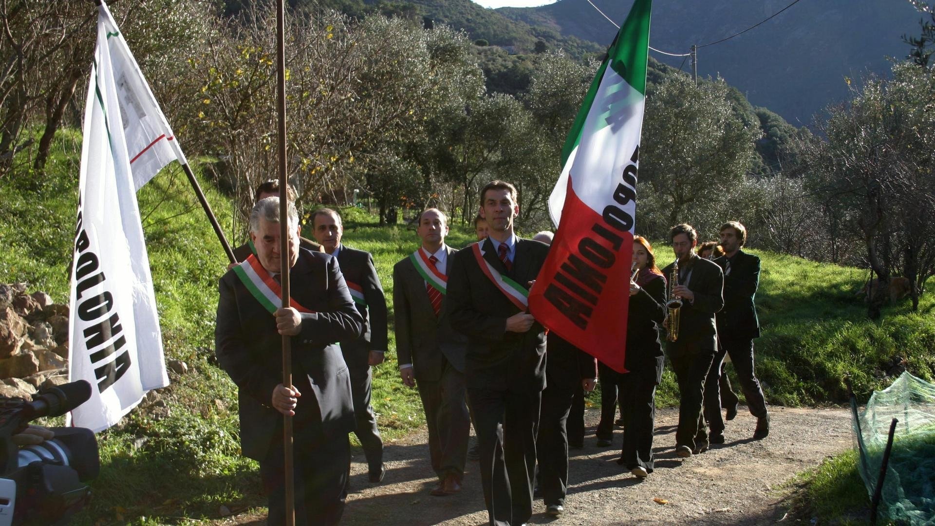 Bye Bye Berlusconi! Background