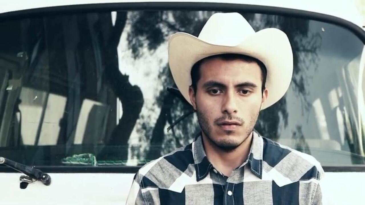 Siempre sí Background