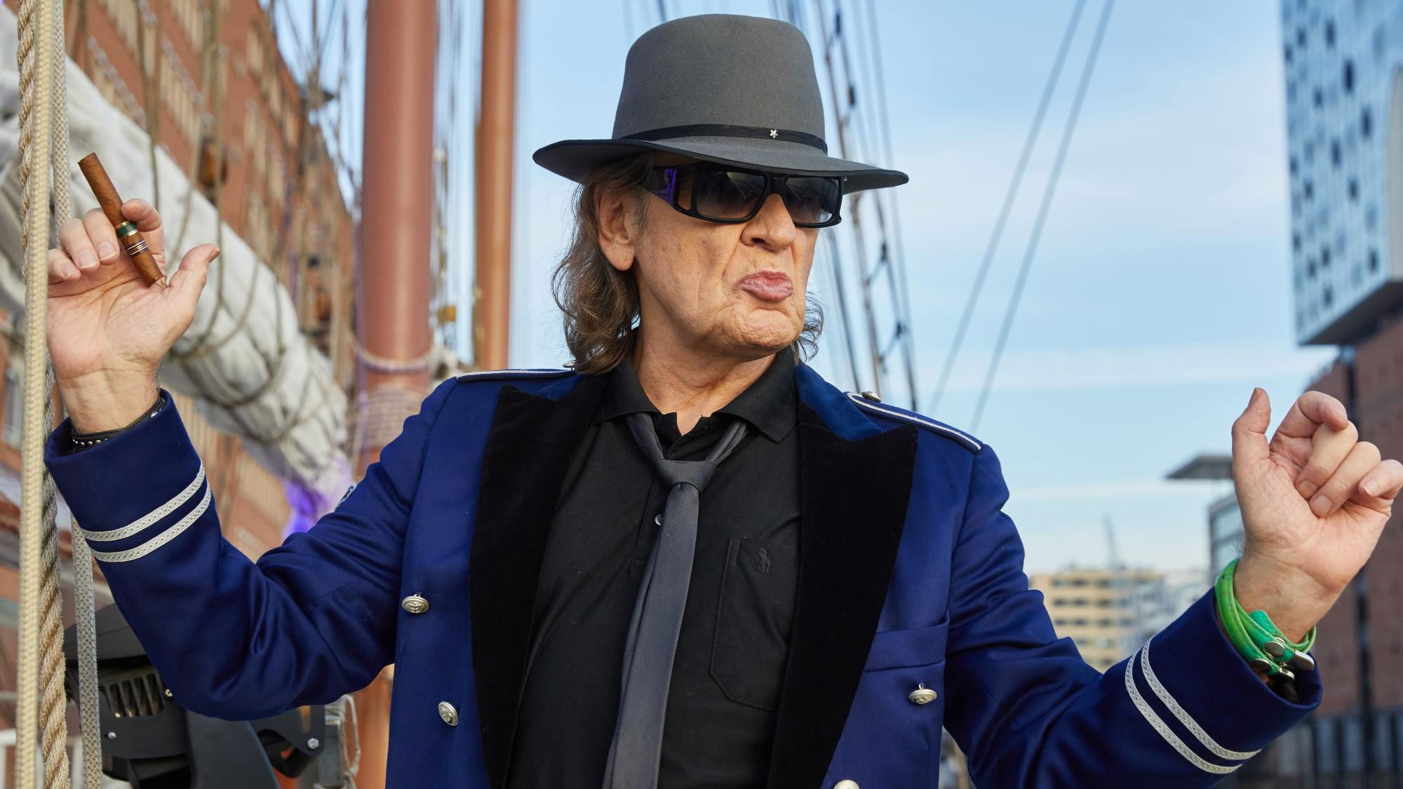 Udo Lindenberg: MTV Unplugged Live aus dem Hotel Atlantic Background