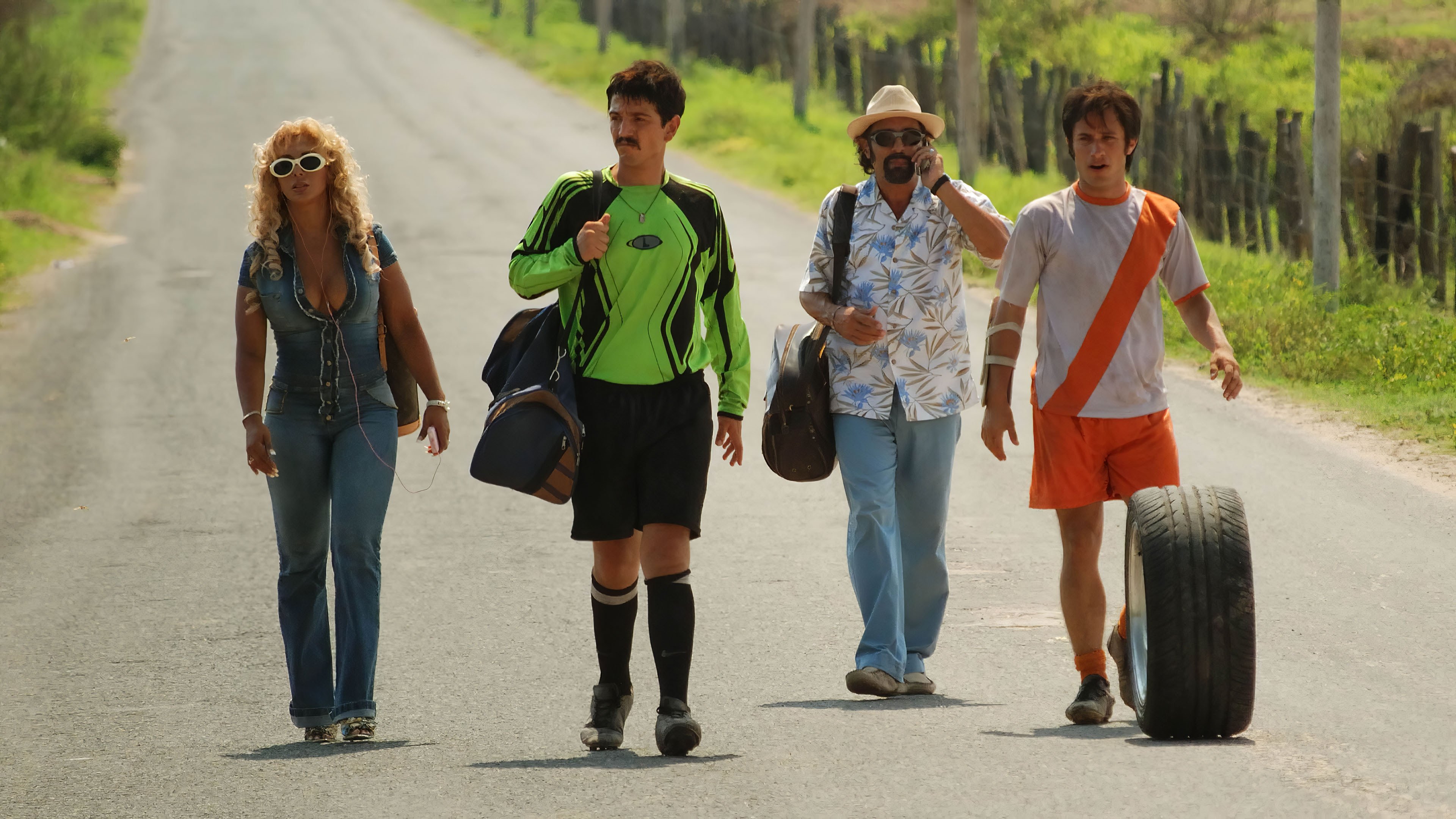 Rudo y Cursi Background