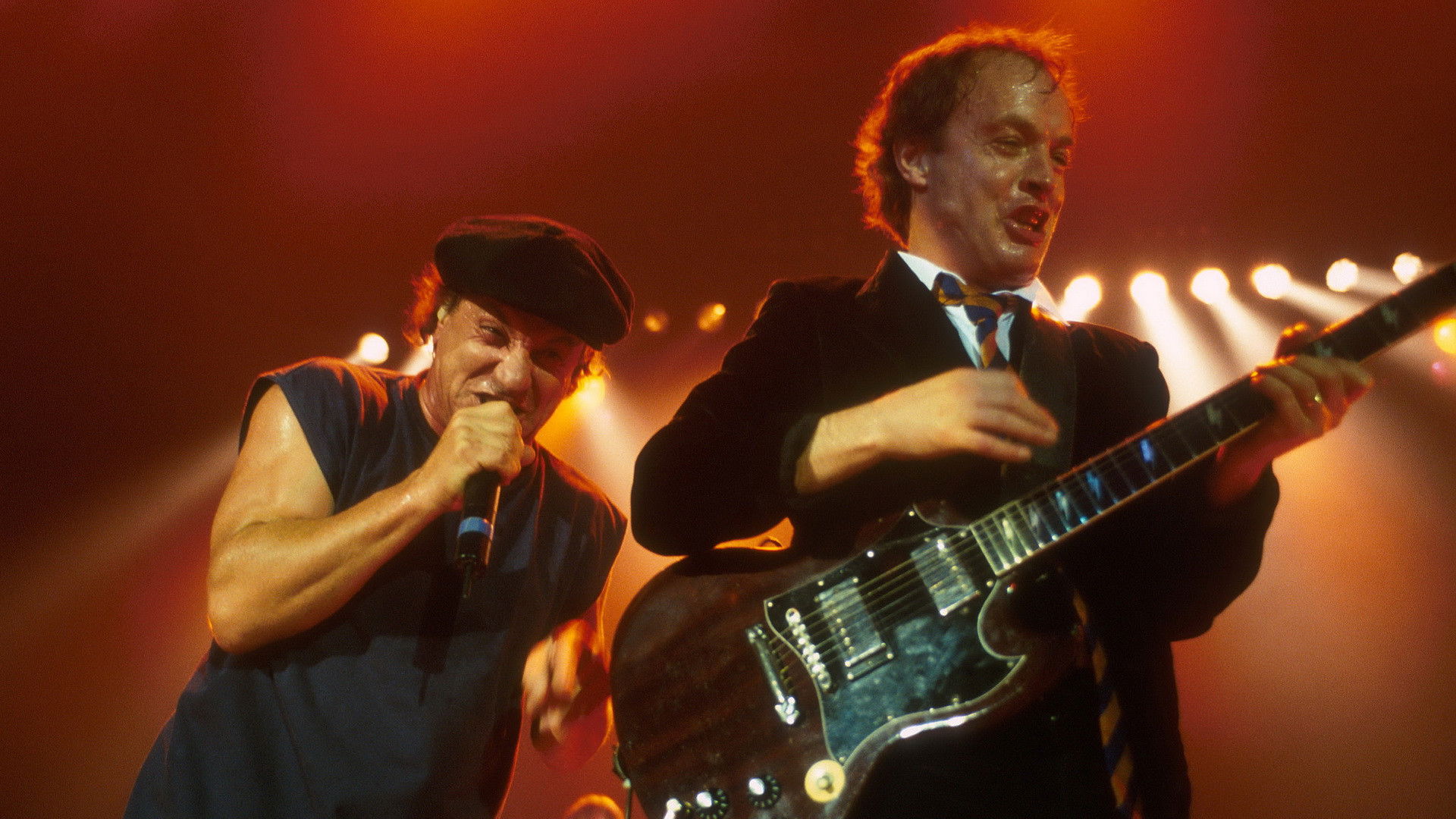 AC/DC: Live at Circus Krone Background
