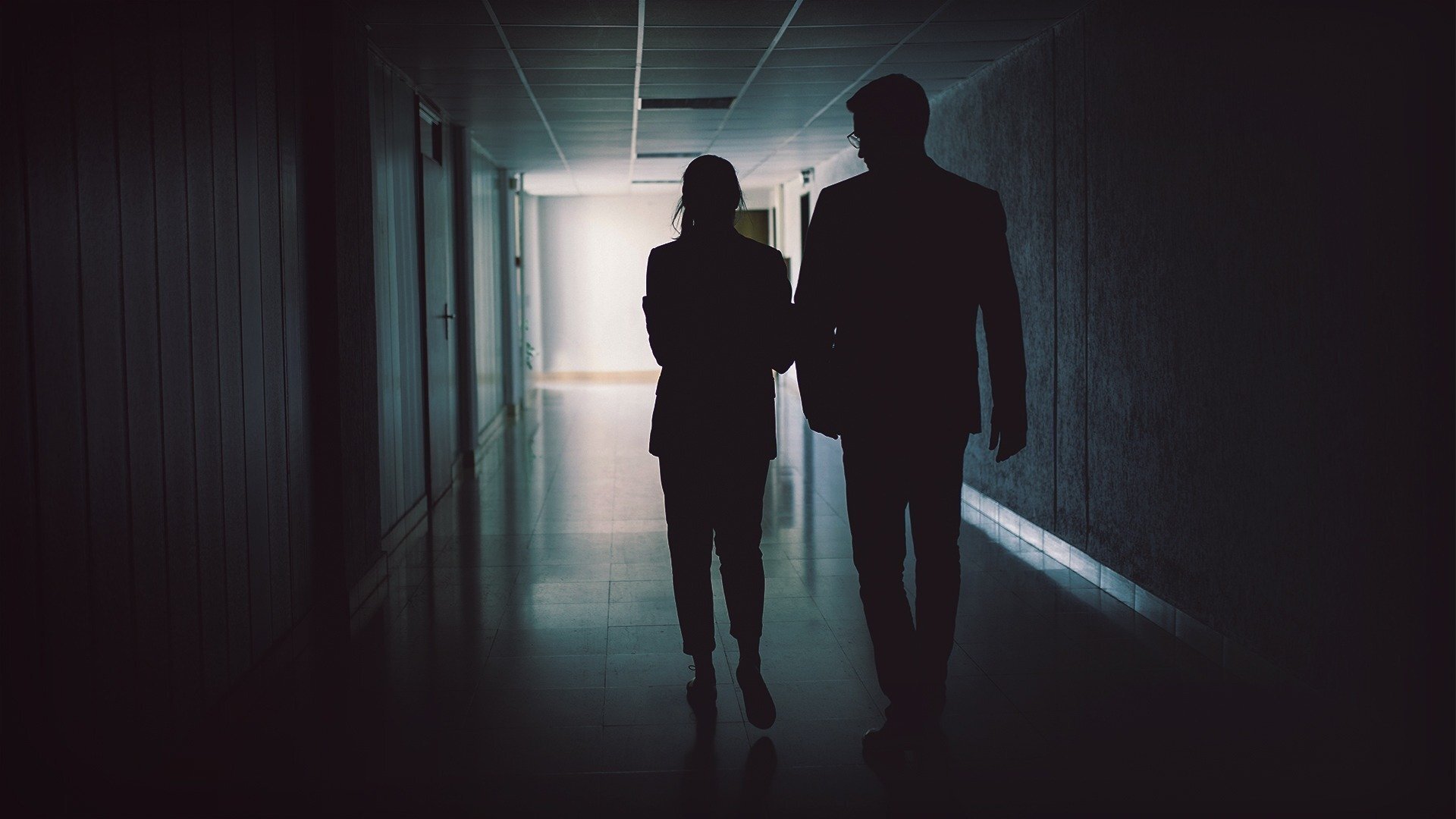 The Killer Beside Me Background