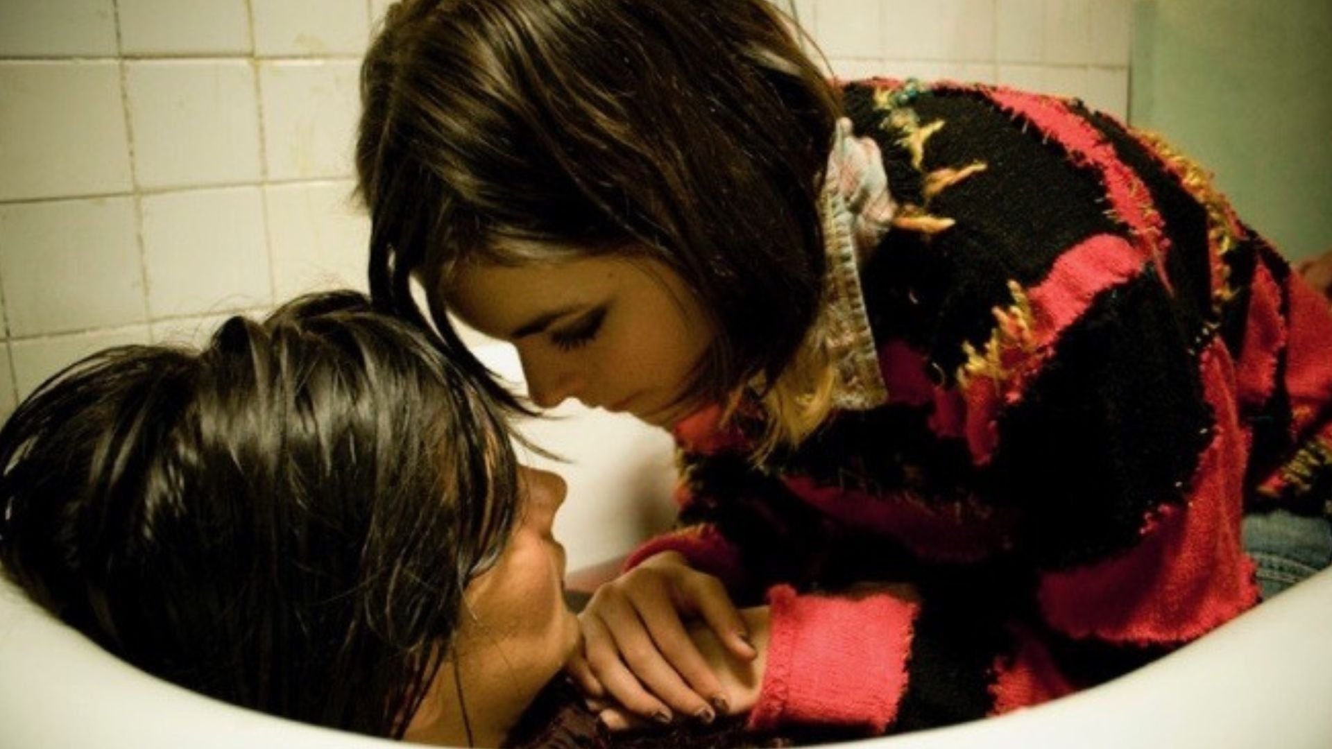 Al final del espectro Background