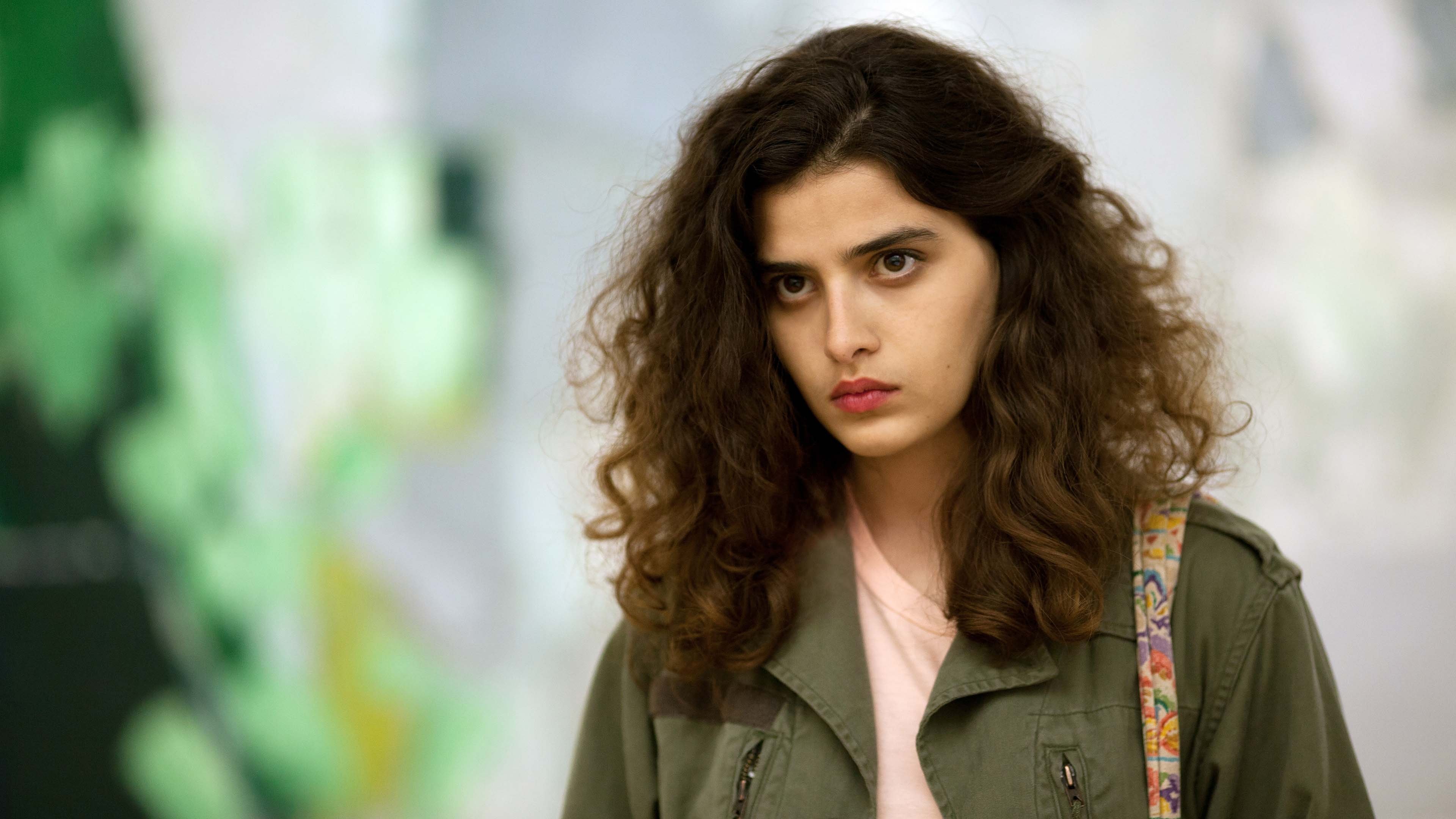 Parisienne Background