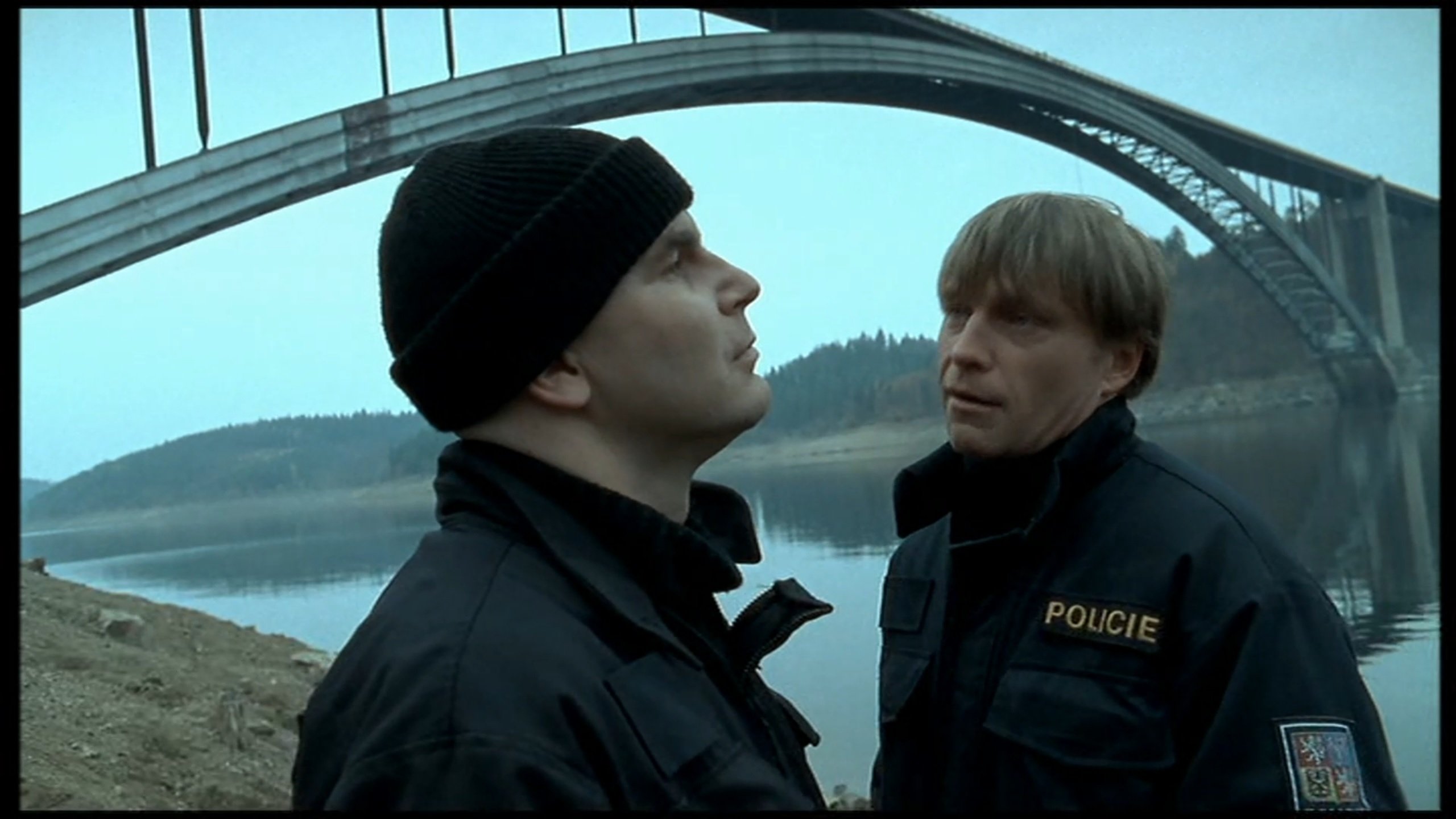 Sametoví vrazi Background